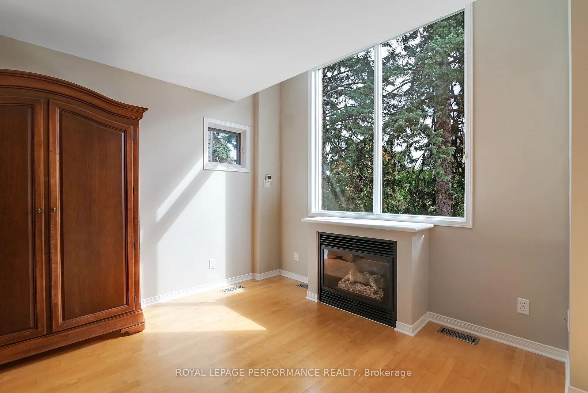Photo 11 of Unit A, 243 Sunnyside Avenue, Ottawa, Old Ottawa South — HOMEH