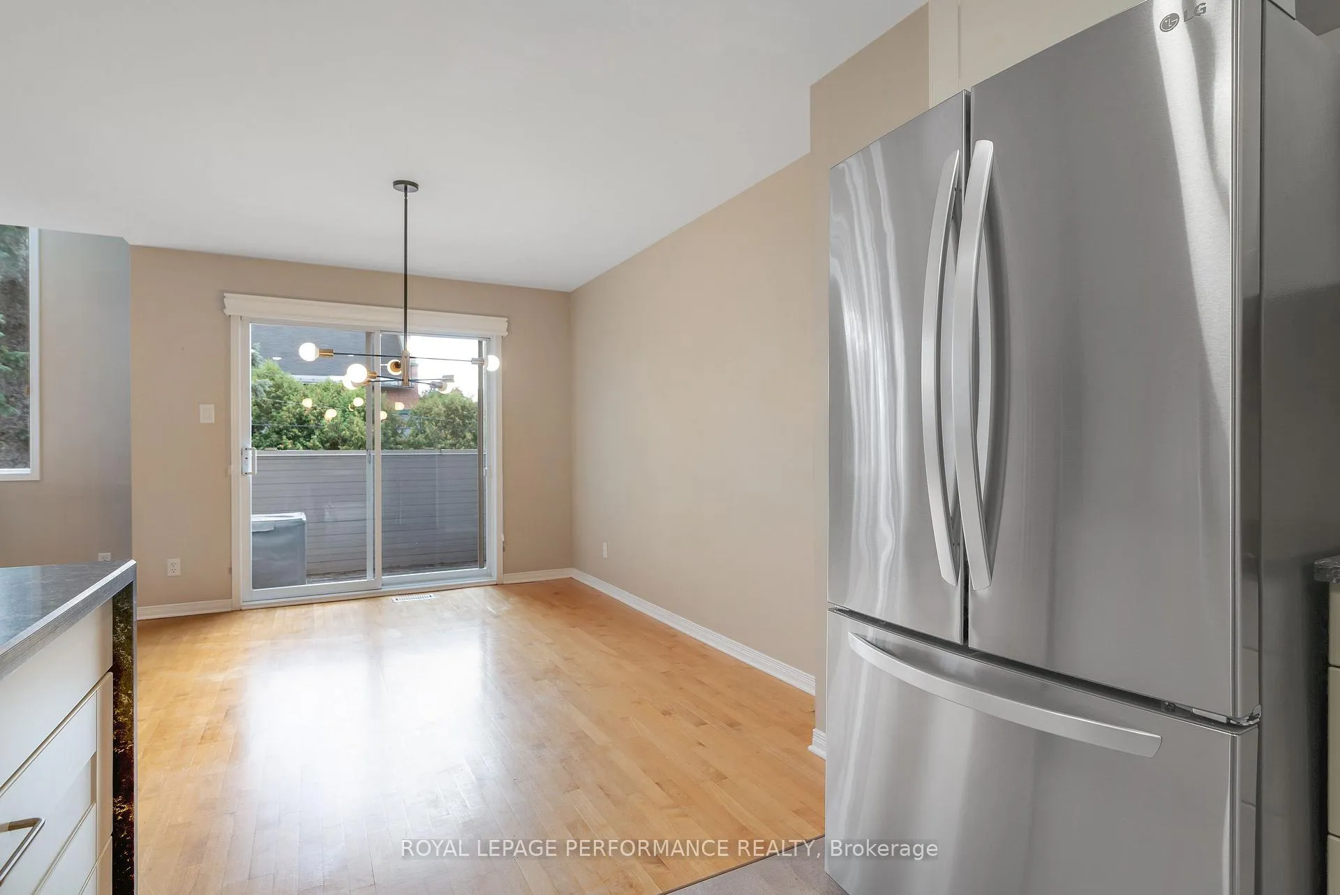 Photo 15 of Unit A, 243 Sunnyside Avenue, Ottawa, Old Ottawa South — HOMEH