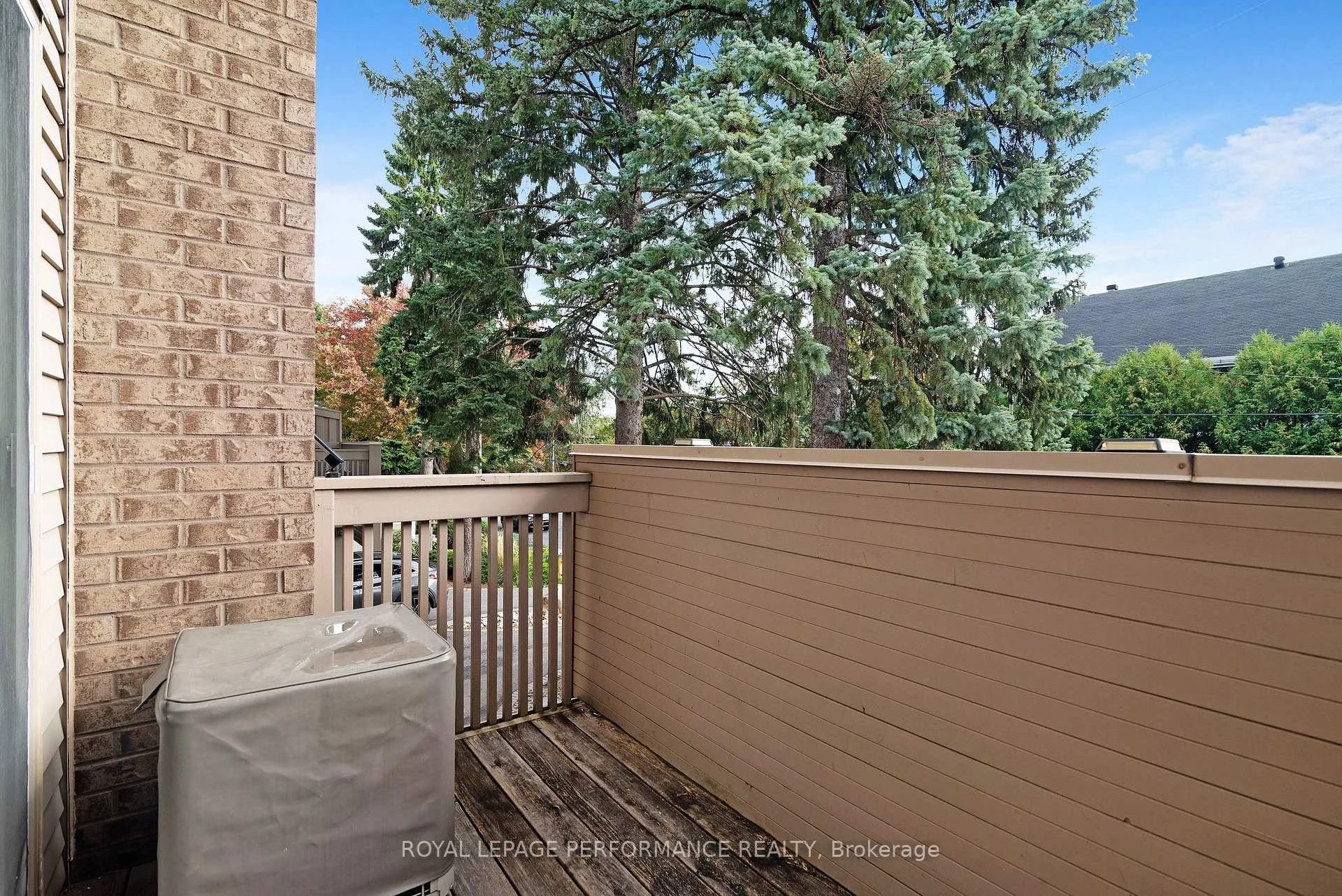 Photo 17 of Unit A, 243 Sunnyside Avenue, Ottawa, Old Ottawa South — HOMEH