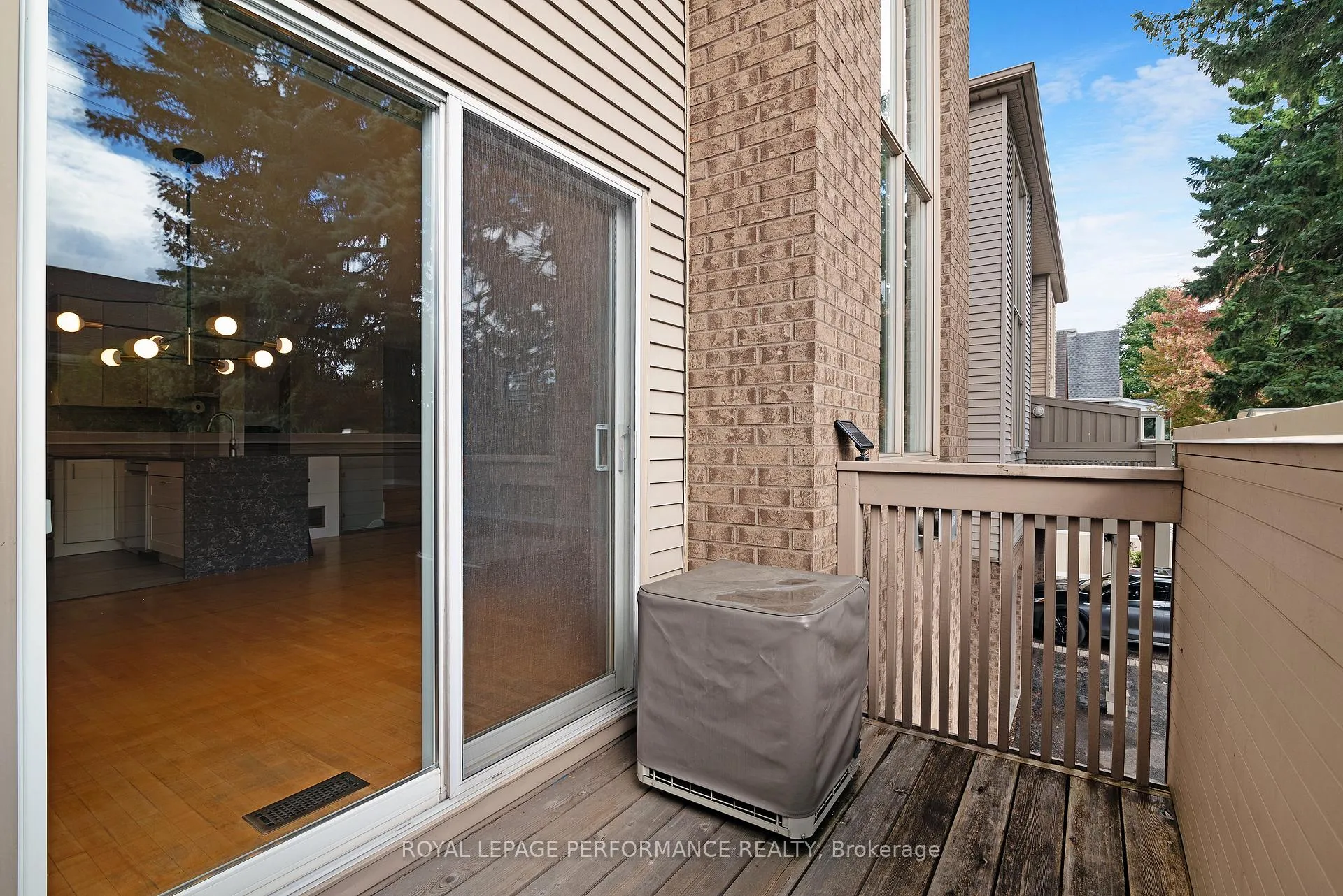 Photo 18 of Unit A, 243 Sunnyside Avenue, Ottawa, Old Ottawa South — HOMEH