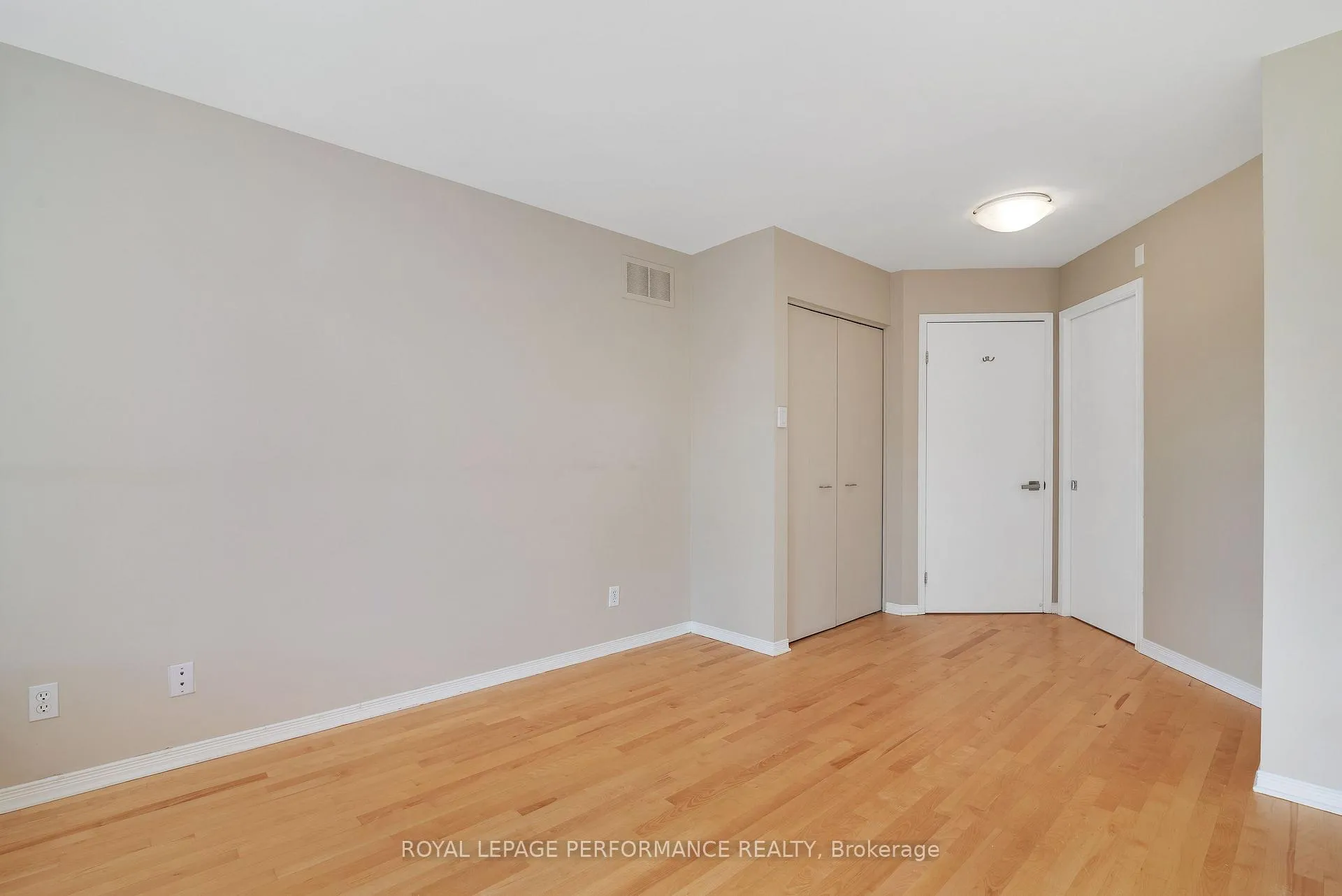 Photo 22 of Unit A, 243 Sunnyside Avenue, Ottawa, Old Ottawa South — HOMEH