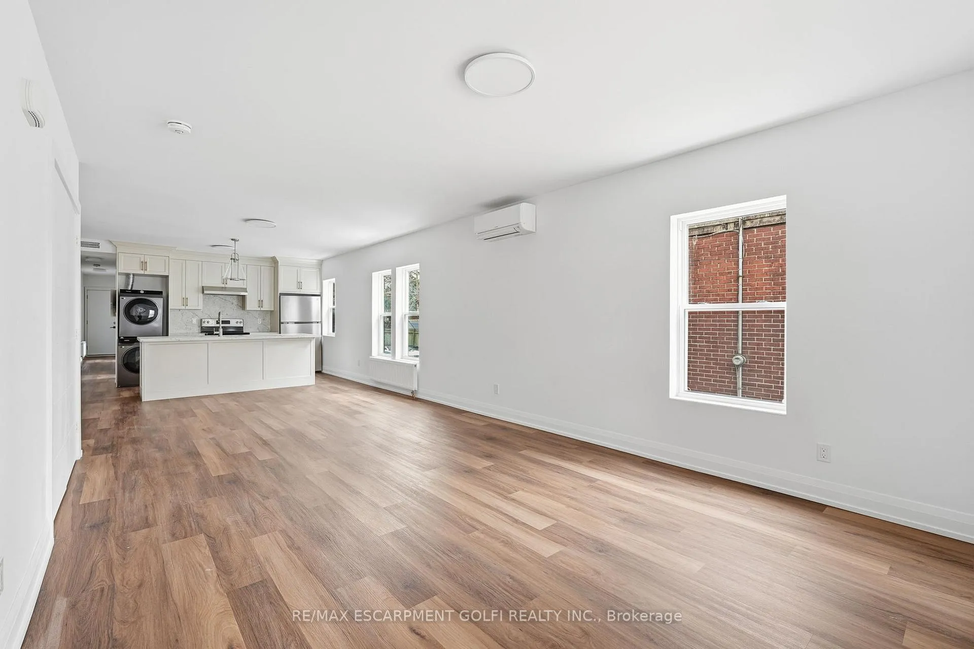 Photo 4 of Unit 2, 4876 Simcoe Street, Niagara Falls, Cherrywood — HOMEH