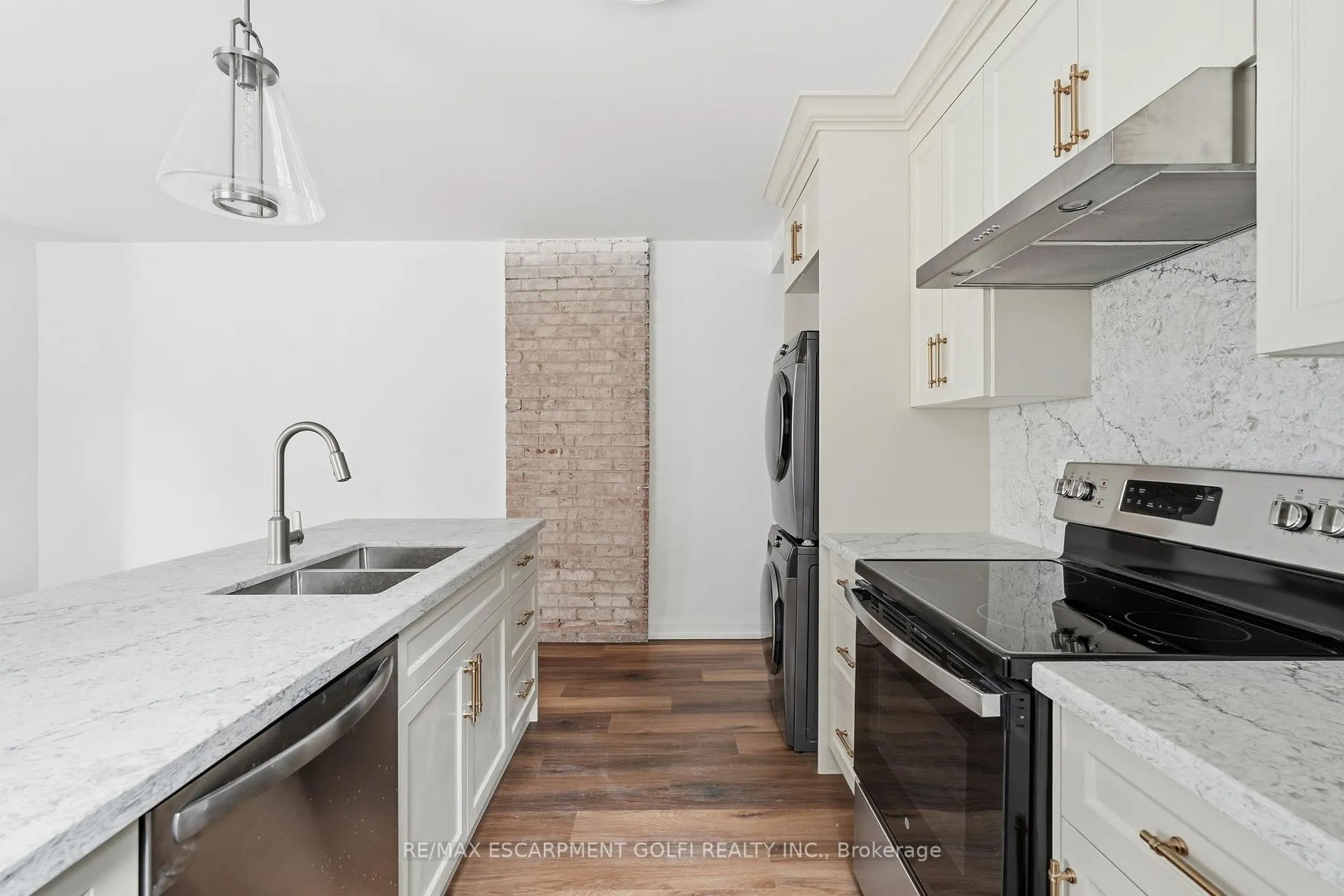Photo 10 of Unit 2, 4876 Simcoe Street, Niagara Falls, Cherrywood — HOMEH