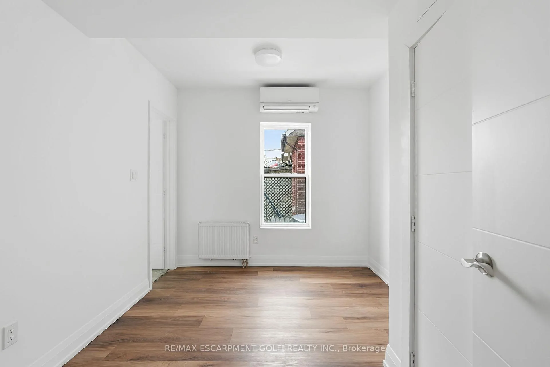 Photo 11 of Unit 2, 4876 Simcoe Street, Niagara Falls, Cherrywood — HOMEH