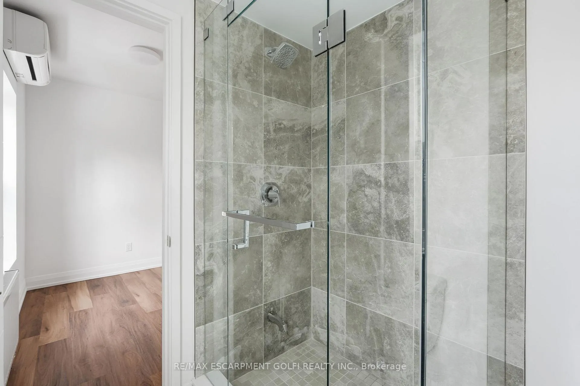 Photo 15 of Unit 2, 4876 Simcoe Street, Niagara Falls, Cherrywood — HOMEH
