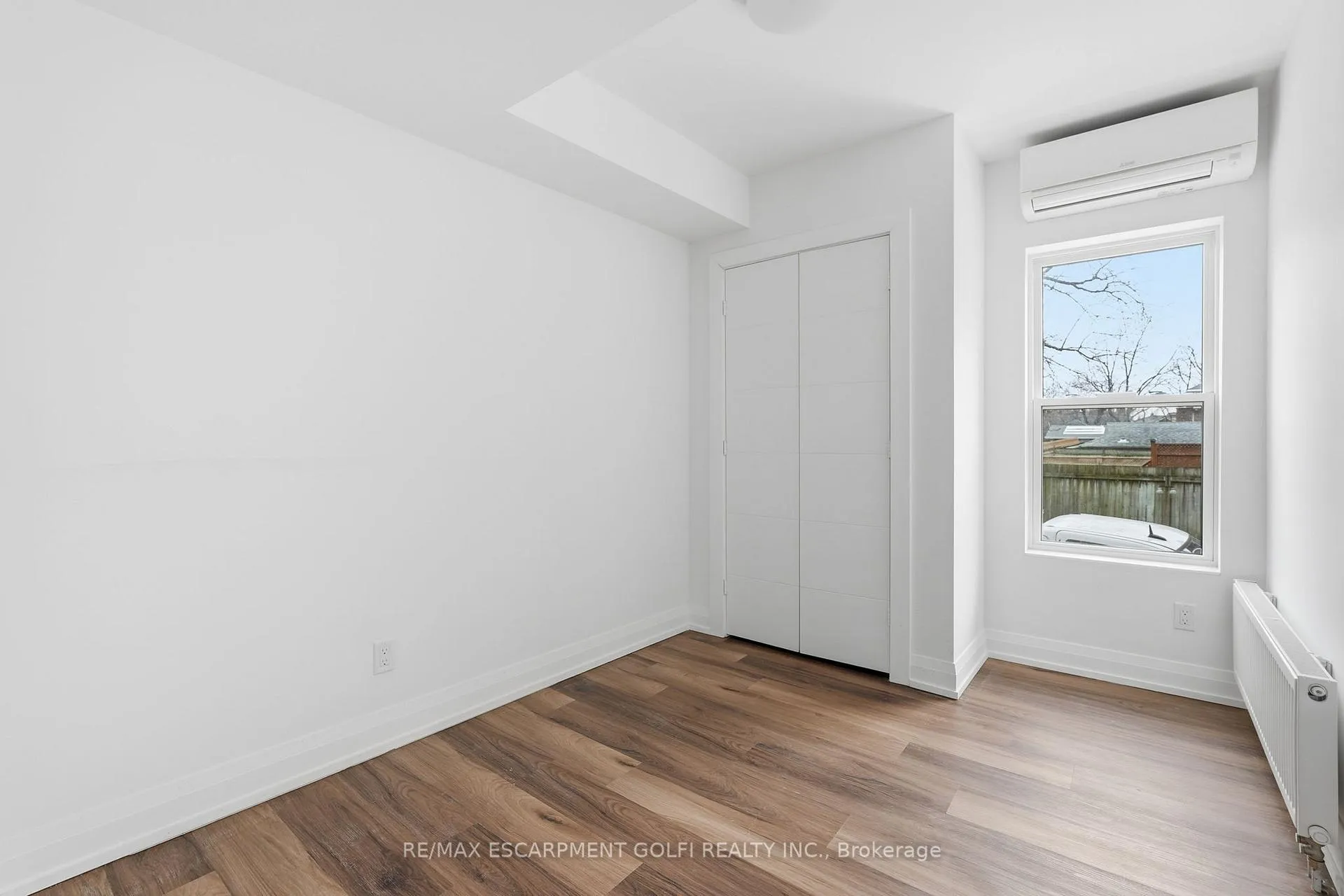 Photo 16 of Unit 2, 4876 Simcoe Street, Niagara Falls, Cherrywood — HOMEH