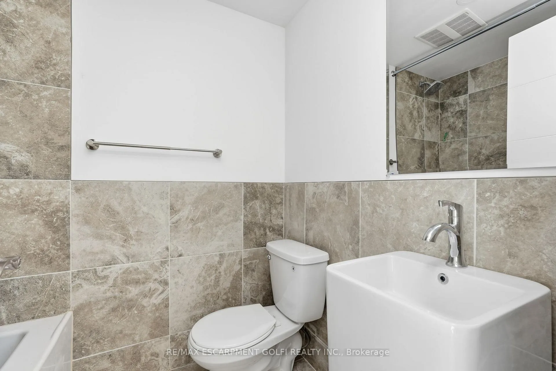 Photo 18 of Unit 2, 4876 Simcoe Street, Niagara Falls, Cherrywood — HOMEH