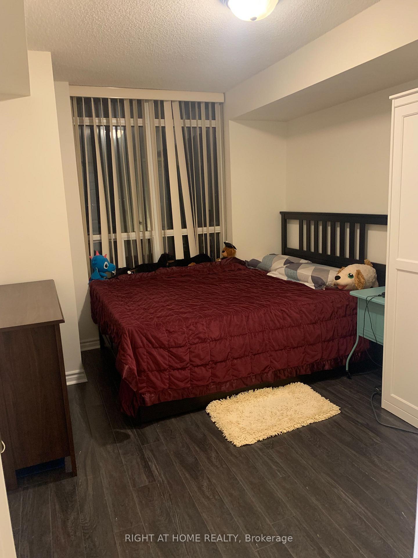 Photo 10 of Unit 901, 130 Pond Drive, Markham, Commerce Valley — HOMEH