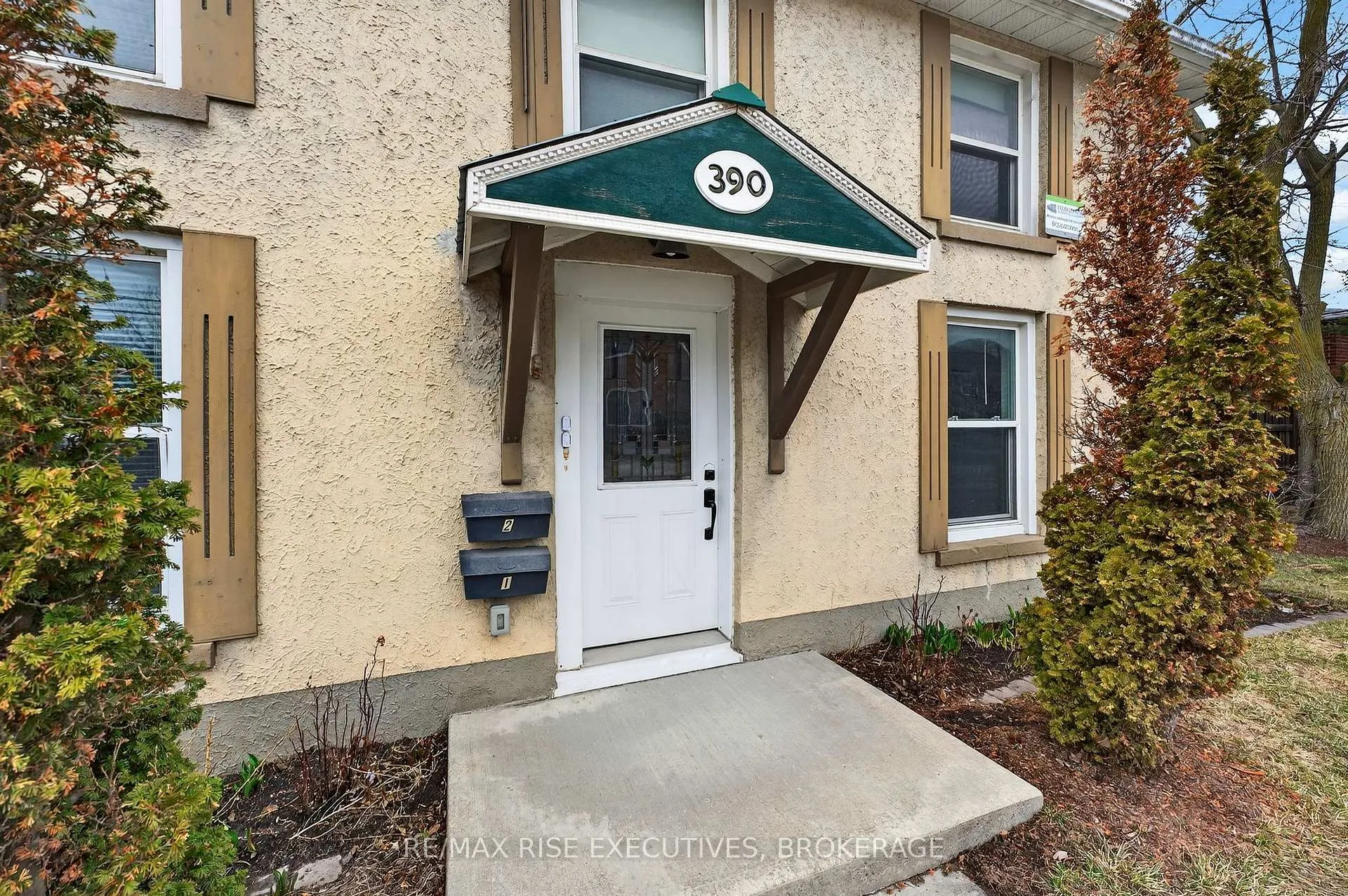Photo 2 of 390 Division Street, Kingston, East of Sir John A. Blvd — HOMEH
