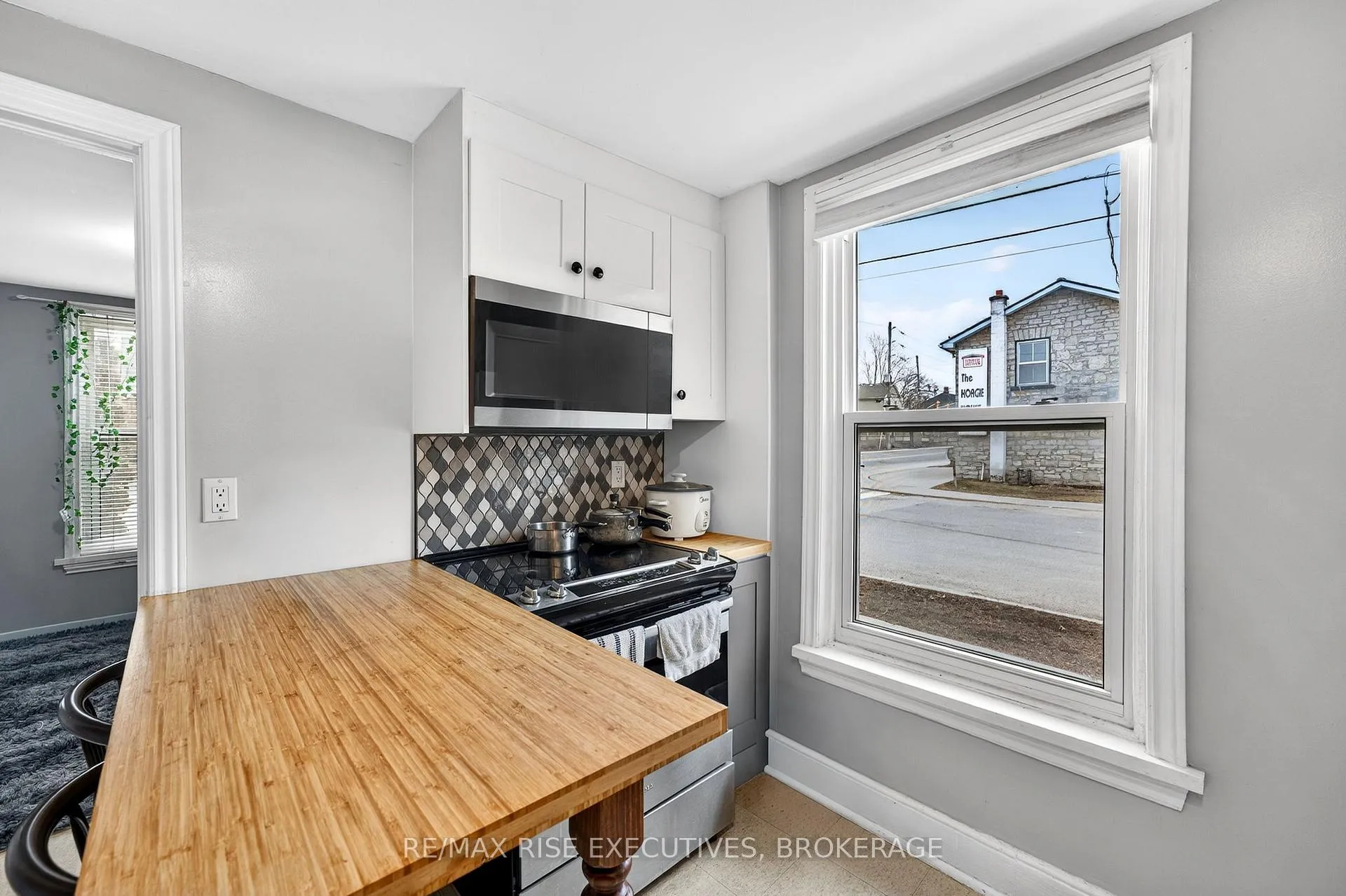 Photo 8 of 390 Division Street, Kingston, East of Sir John A. Blvd — HOMEH
