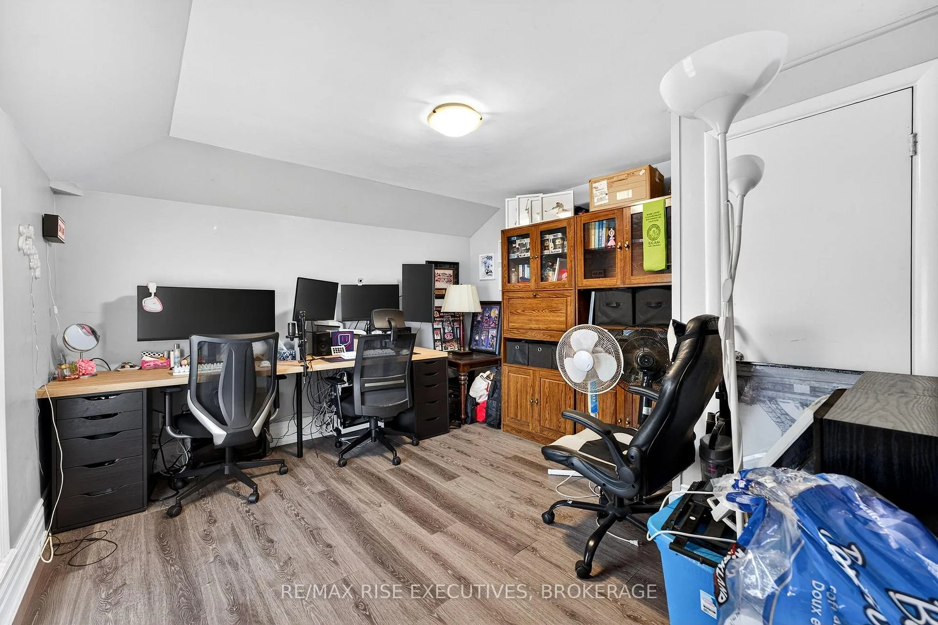 Photo 22 of 390 Division Street, Kingston, East of Sir John A. Blvd — HOMEH