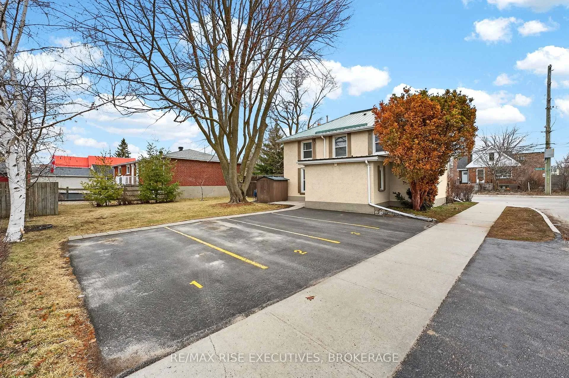 Photo 24 of 390 Division Street, Kingston, East of Sir John A. Blvd — HOMEH