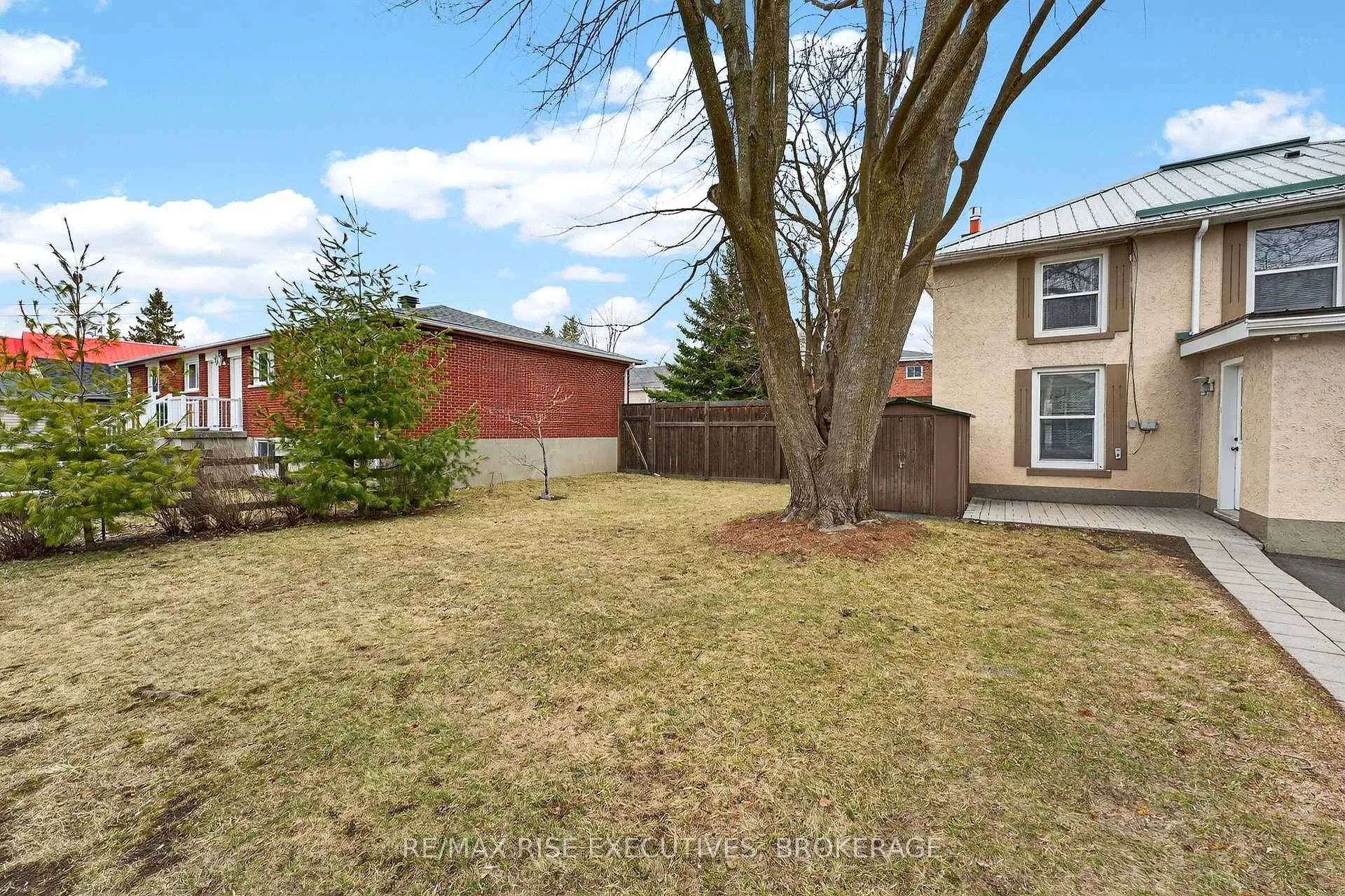 Photo 25 of 390 Division Street, Kingston, East of Sir John A. Blvd — HOMEH
