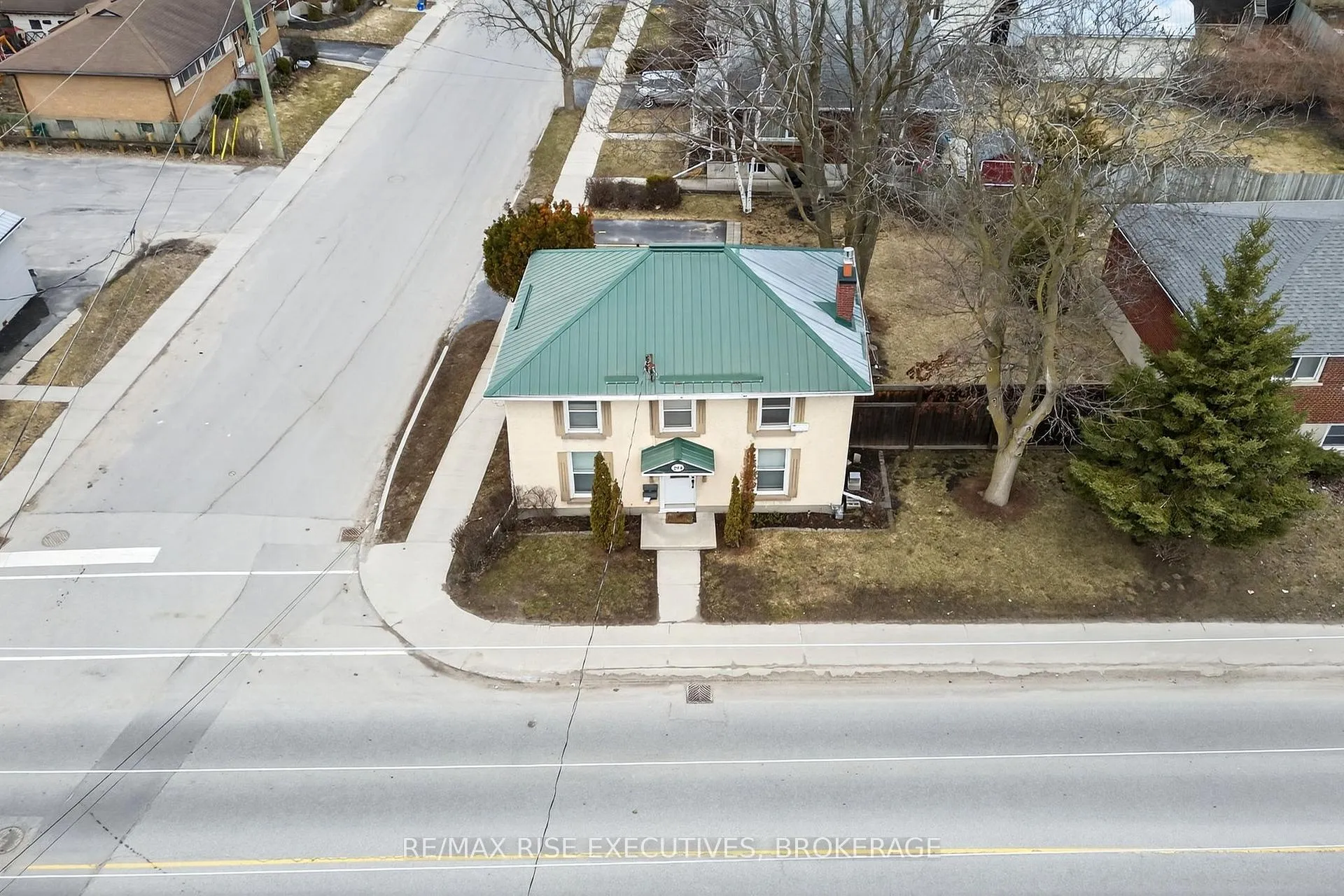 Photo 27 of 390 Division Street, Kingston, East of Sir John A. Blvd — HOMEH