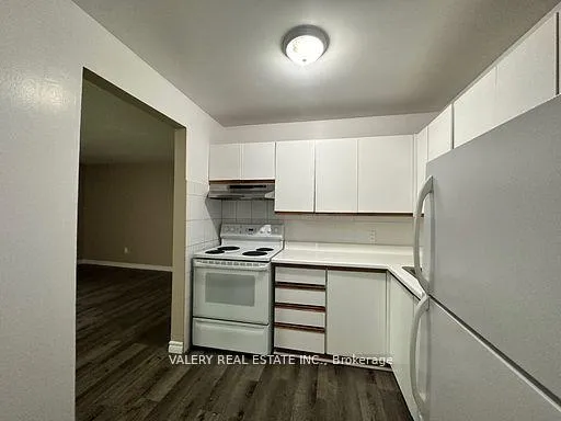Photo 4 of Unit 11, 9 Lowndes Avenue, Georgina, Keswick South — HOMEH