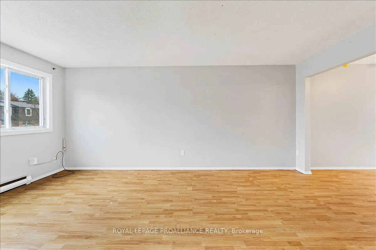 Photo 5 of 42 O'Hare Street, Belleville, Belleville Ward — HOMEH