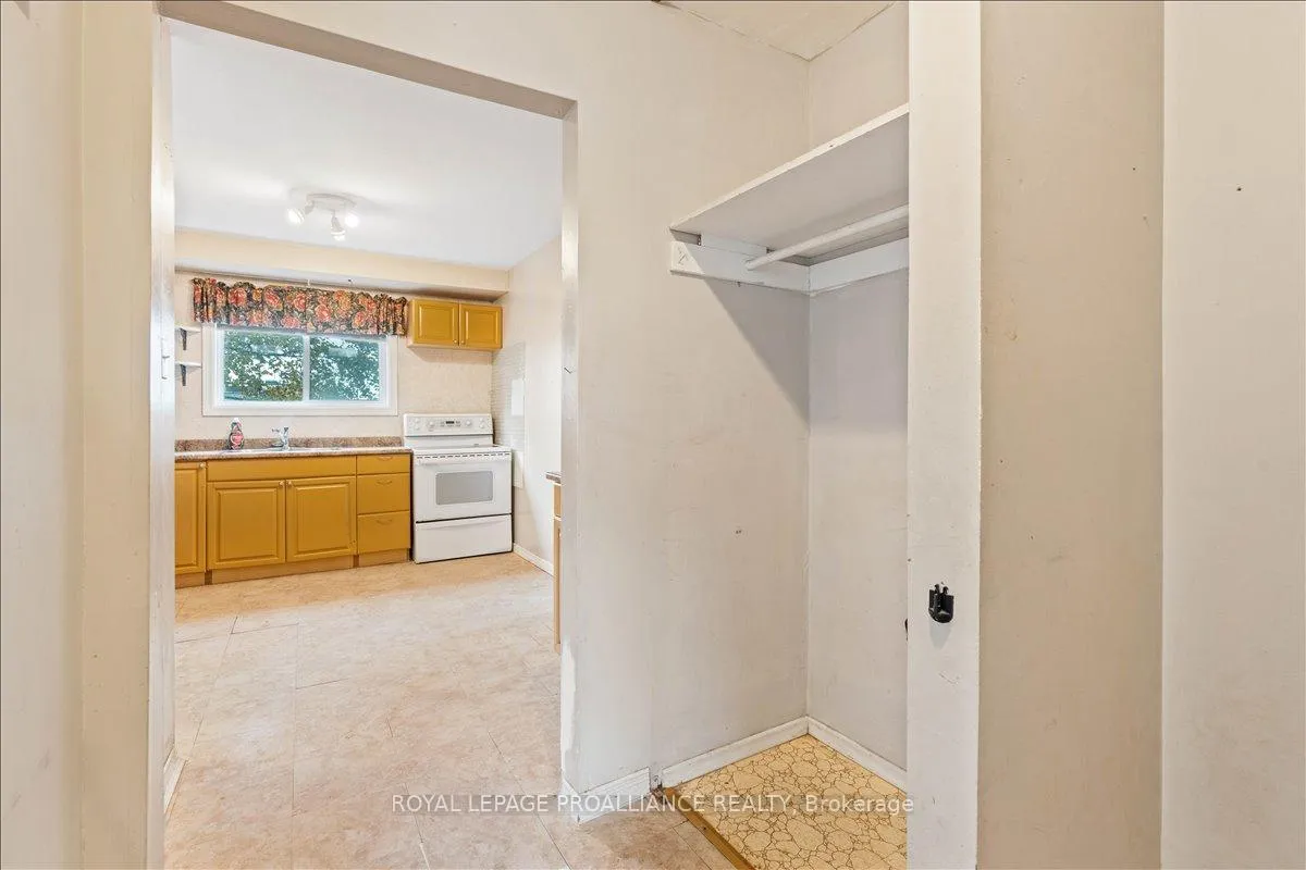Photo 10 of 42 O'Hare Street, Belleville, Belleville Ward — HOMEH