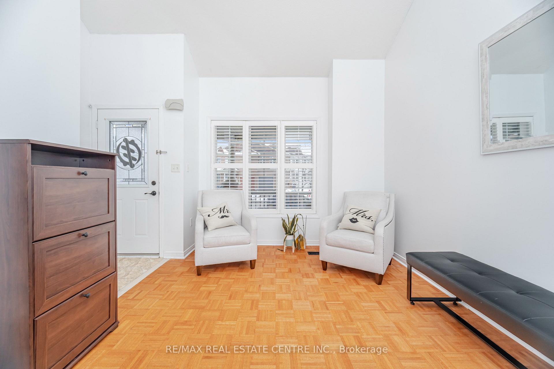 Photo 8 of 23 Quailvalley Drive, Brampton, Sandringham-Wellington — HOMEH