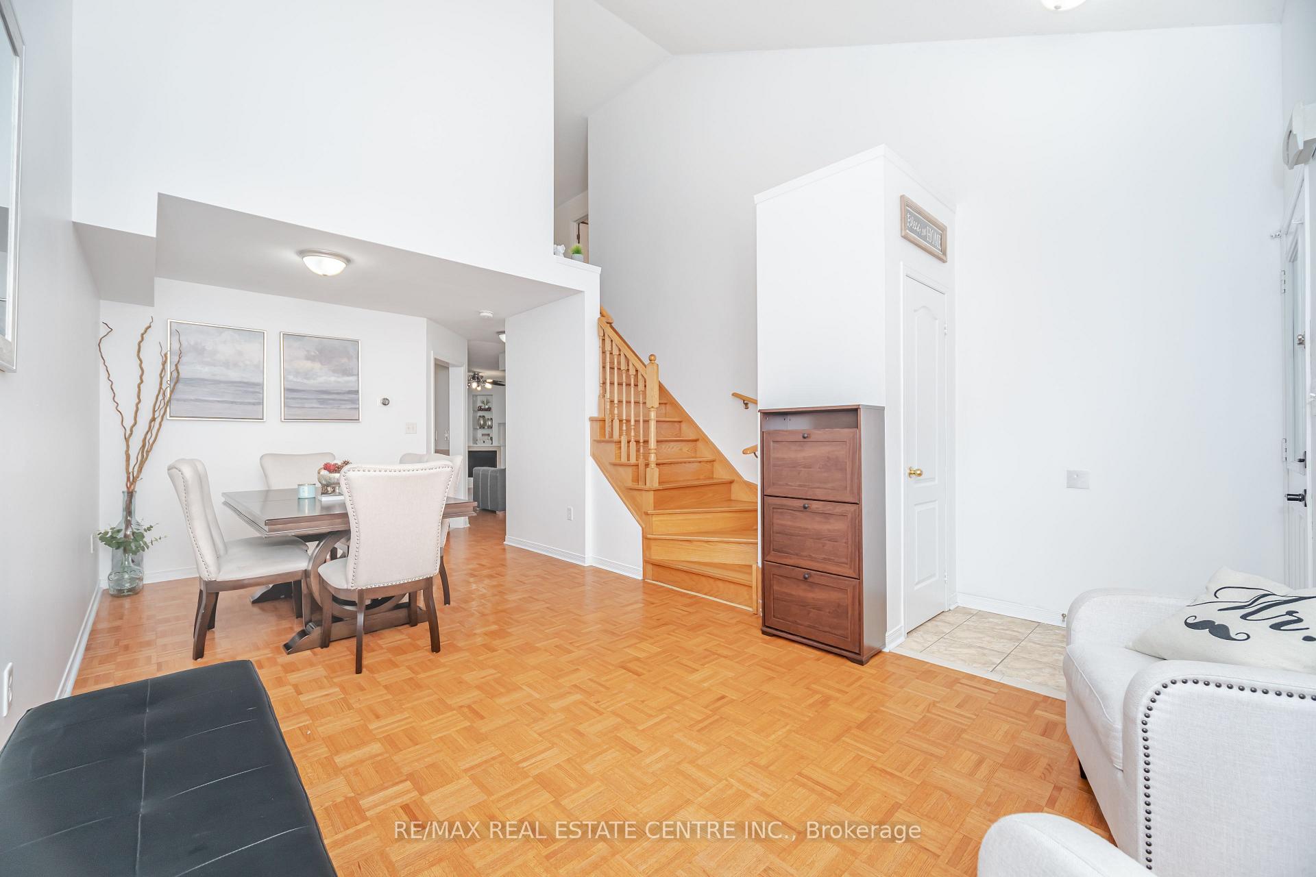 Photo 6 of 23 Quailvalley Drive, Brampton, Sandringham-Wellington — HOMEH