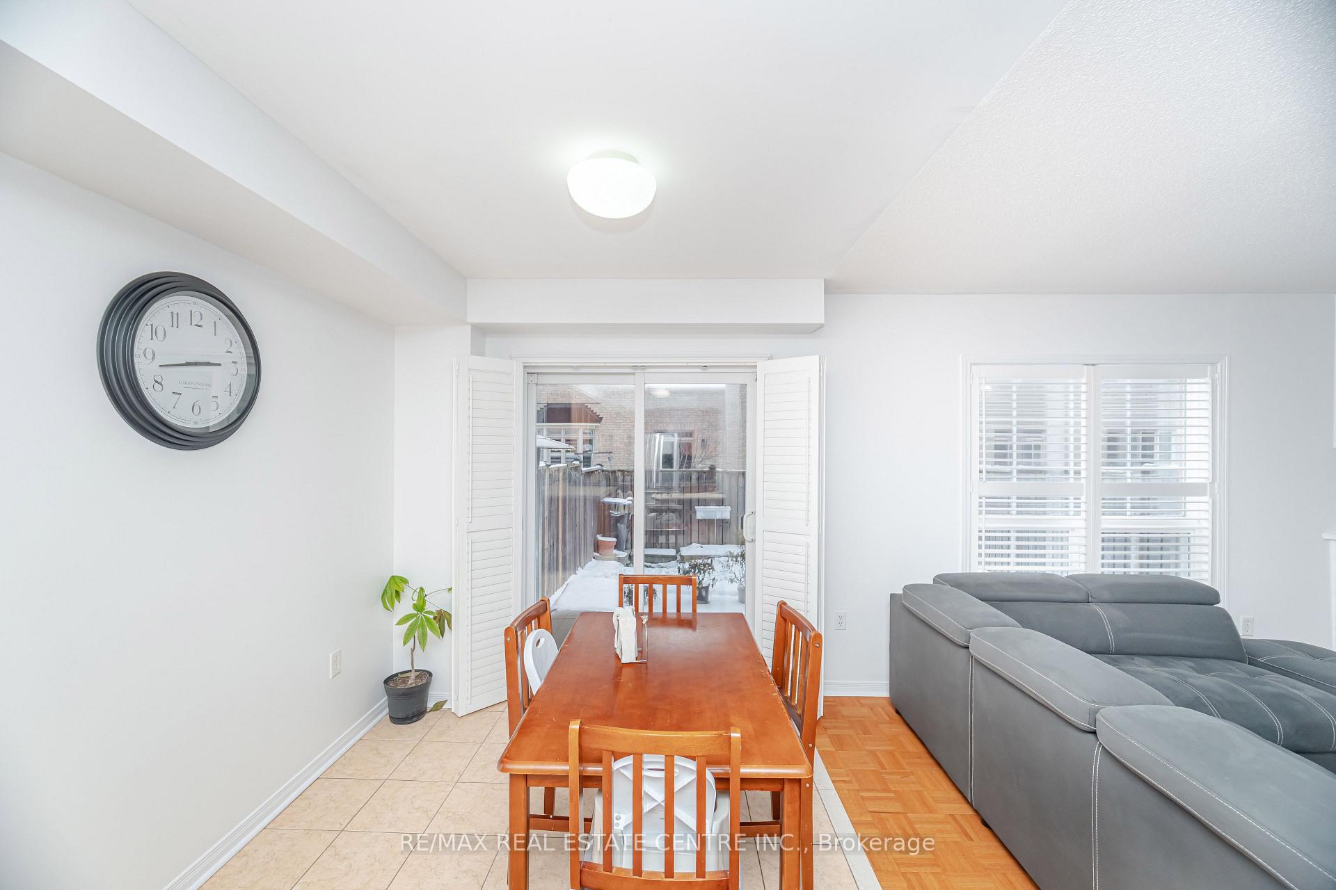 Photo 15 of 23 Quailvalley Drive, Brampton, Sandringham-Wellington — HOMEH