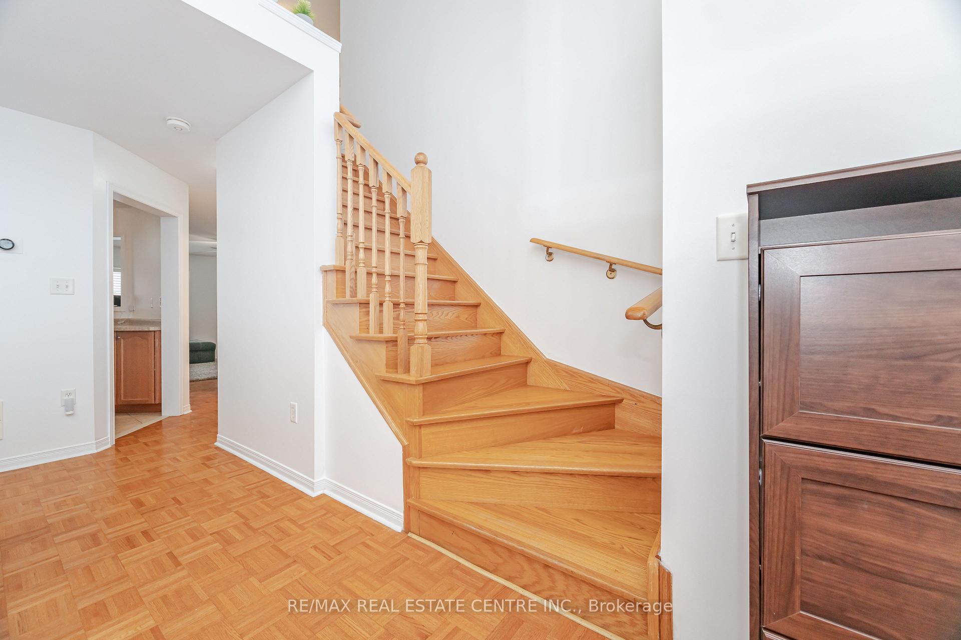 Photo 20 of 23 Quailvalley Drive, Brampton, Sandringham-Wellington — HOMEH