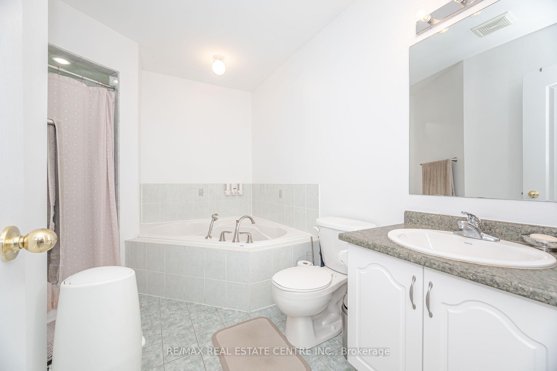 Photo 24 of 23 Quailvalley Drive, Brampton, Sandringham-Wellington — HOMEH