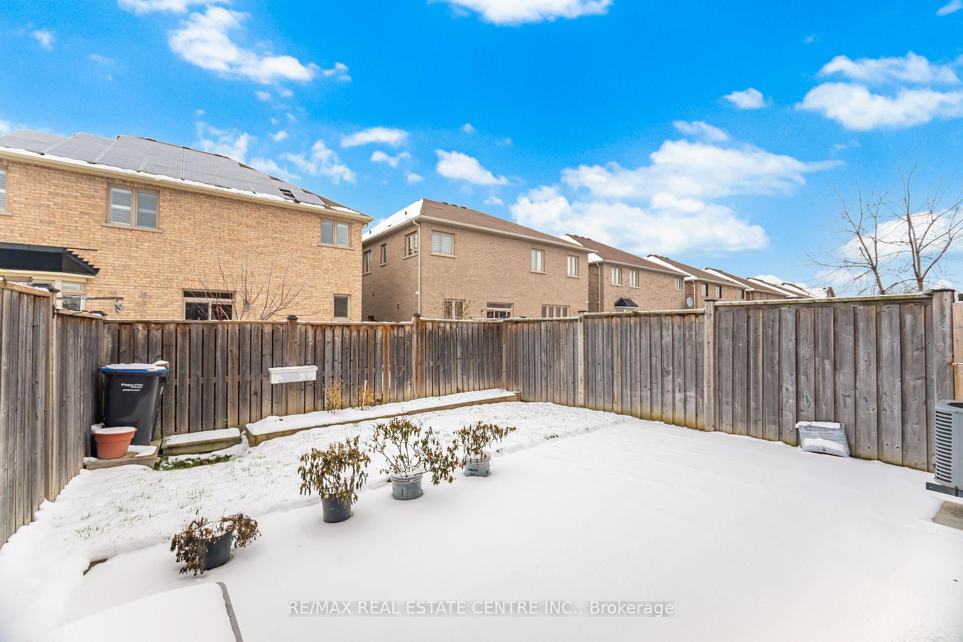 Photo 25 of 23 Quailvalley Drive, Brampton, Sandringham-Wellington — HOMEH