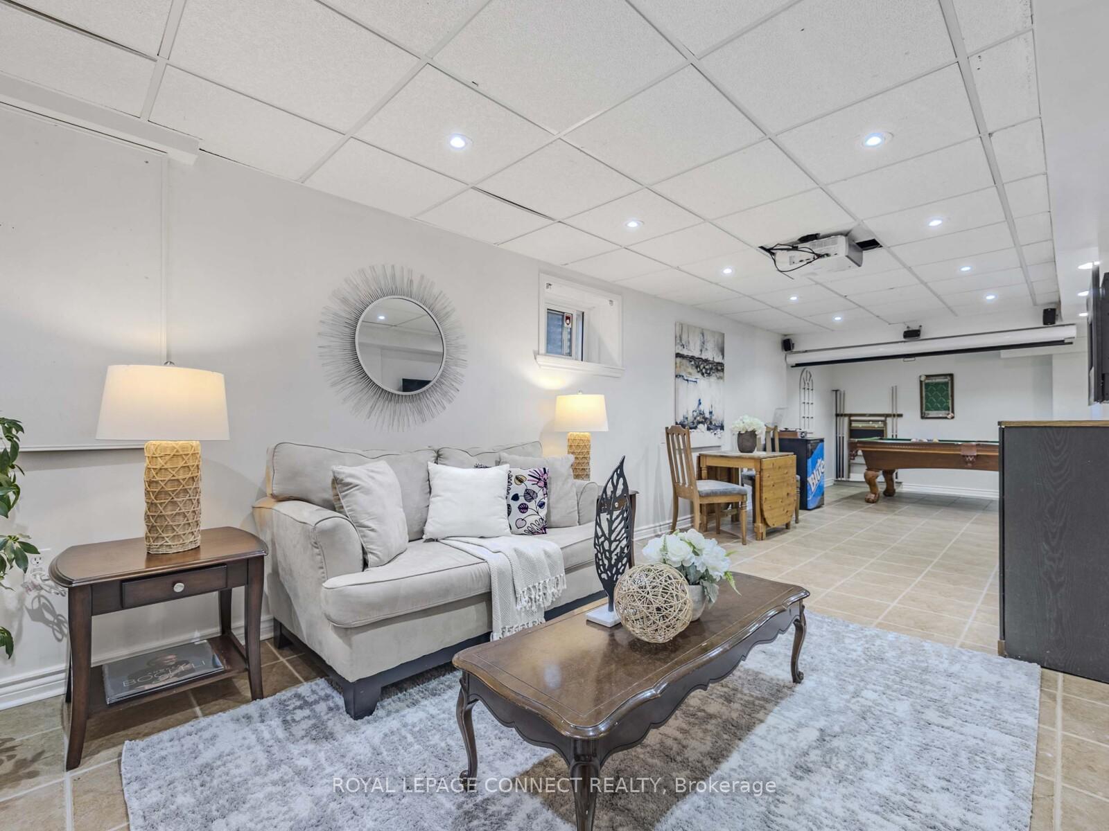 Photo 8 of 14 Coomer Crescent, Ajax, Central — HOMEH