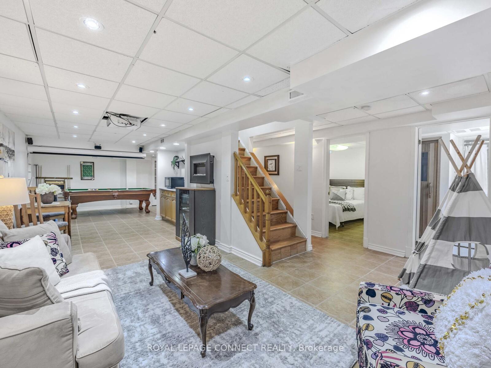 Photo 9 of 14 Coomer Crescent, Ajax, Central — HOMEH