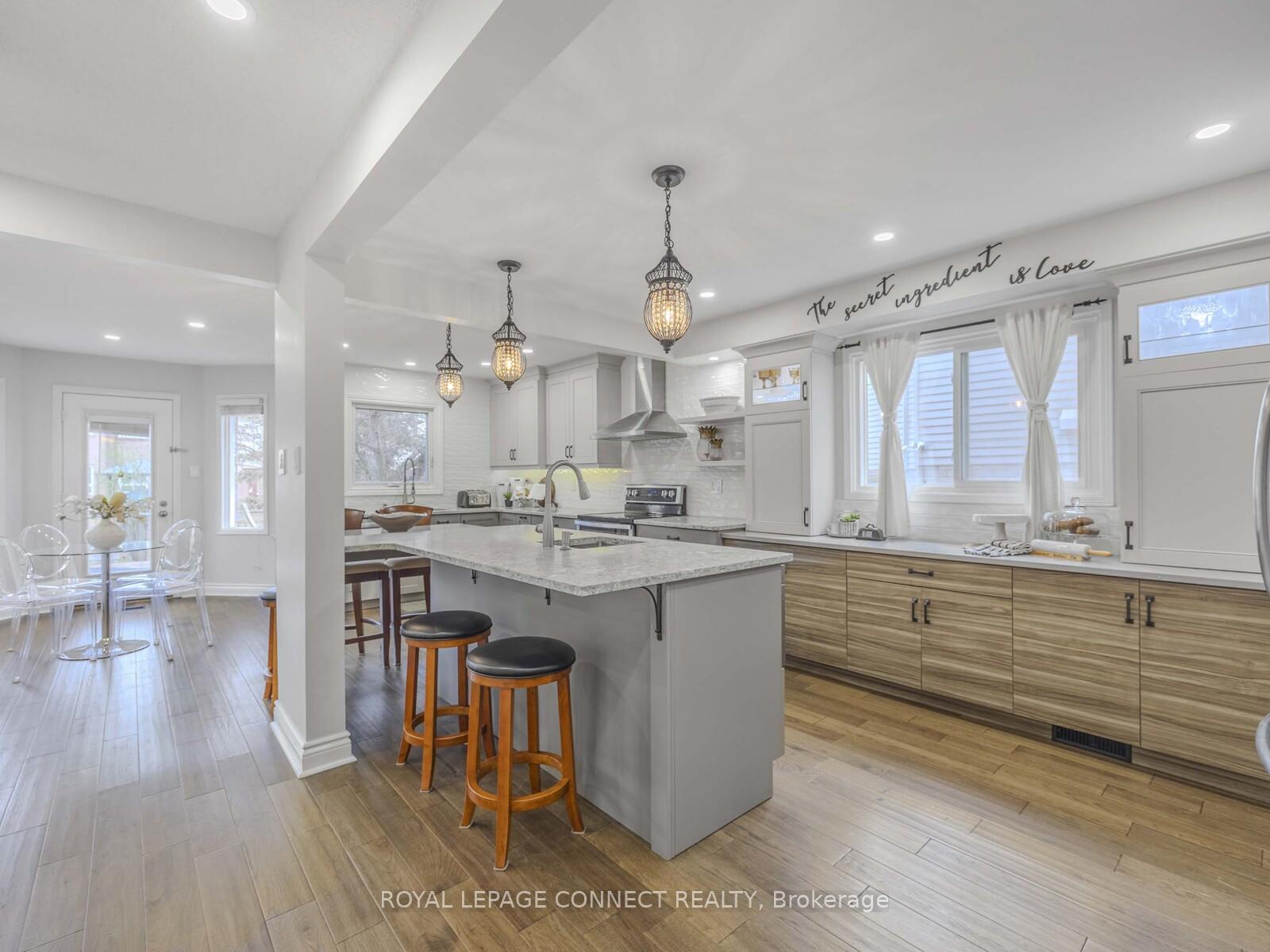 Photo 12 of 14 Coomer Crescent, Ajax, Central — HOMEH