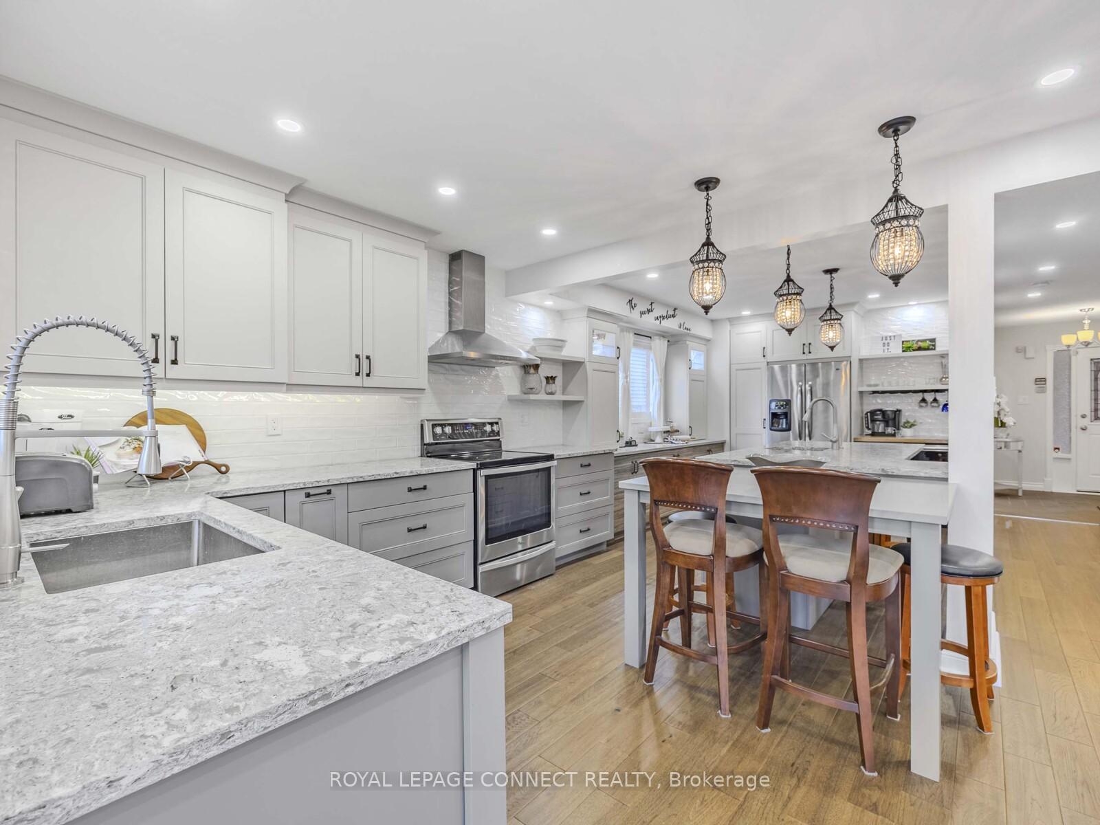 Photo 16 of 14 Coomer Crescent, Ajax, Central — HOMEH