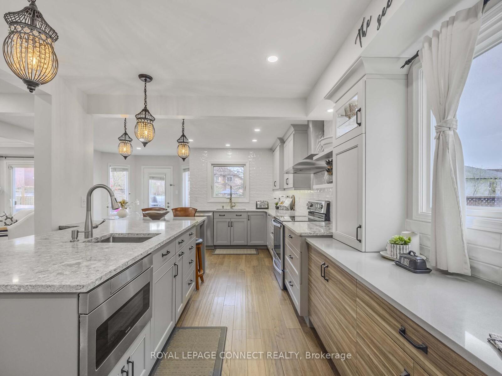Photo 17 of 14 Coomer Crescent, Ajax, Central — HOMEH