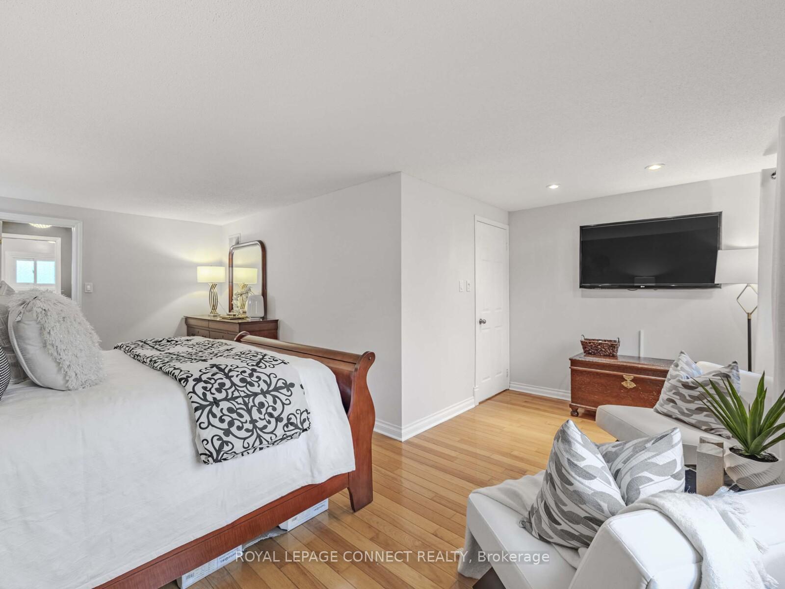 Photo 21 of 14 Coomer Crescent, Ajax, Central — HOMEH
