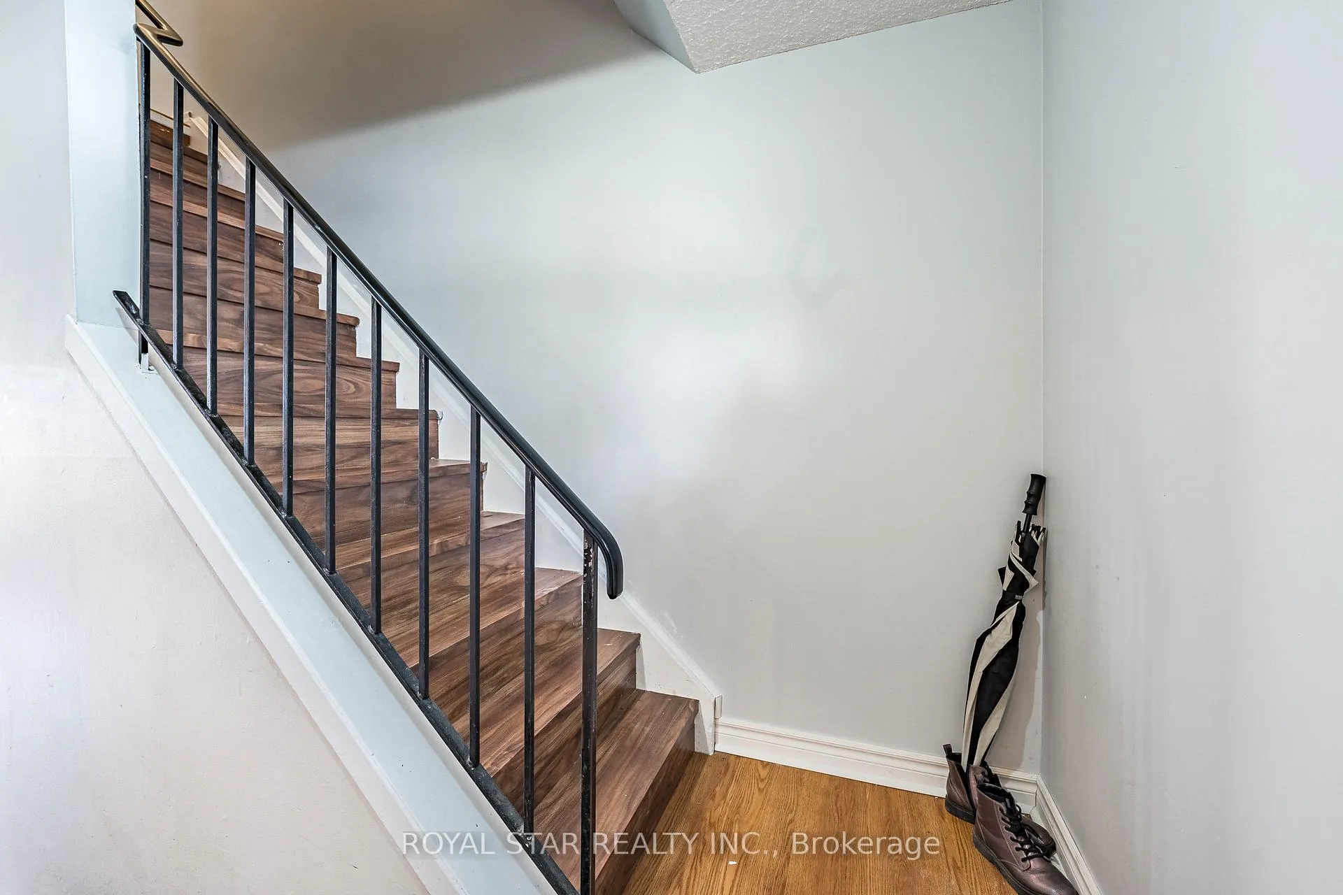 Photo 13 of Unit 99, 105 Hansen Road N, Brampton, Madoc — HOMEH