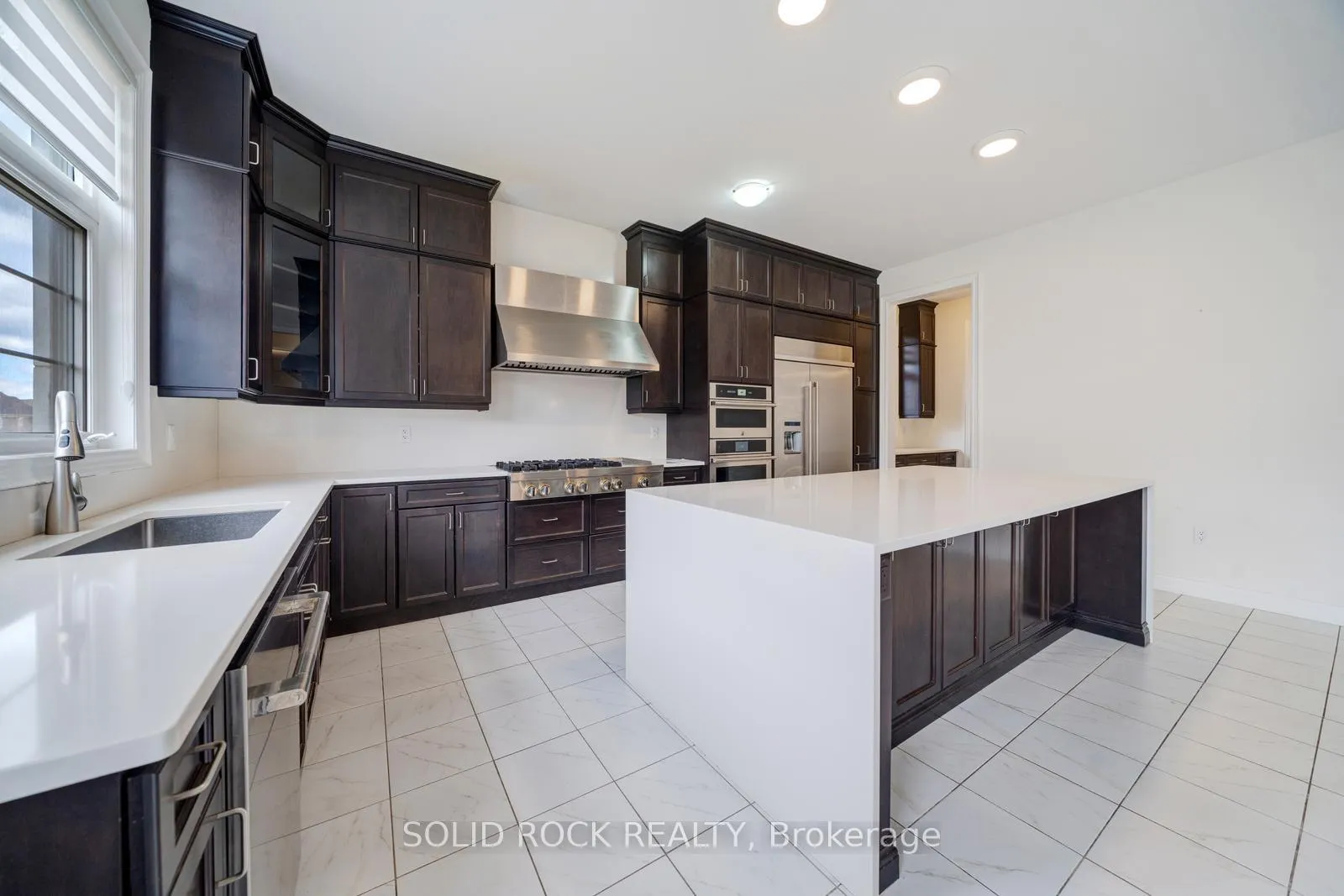 Photo 15 of 59 Luang Street, Vaughan, Kleinburg — HOMEH