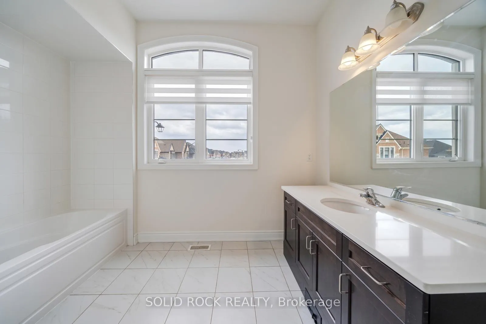 Photo 31 of 59 Luang Street, Vaughan, Kleinburg — HOMEH