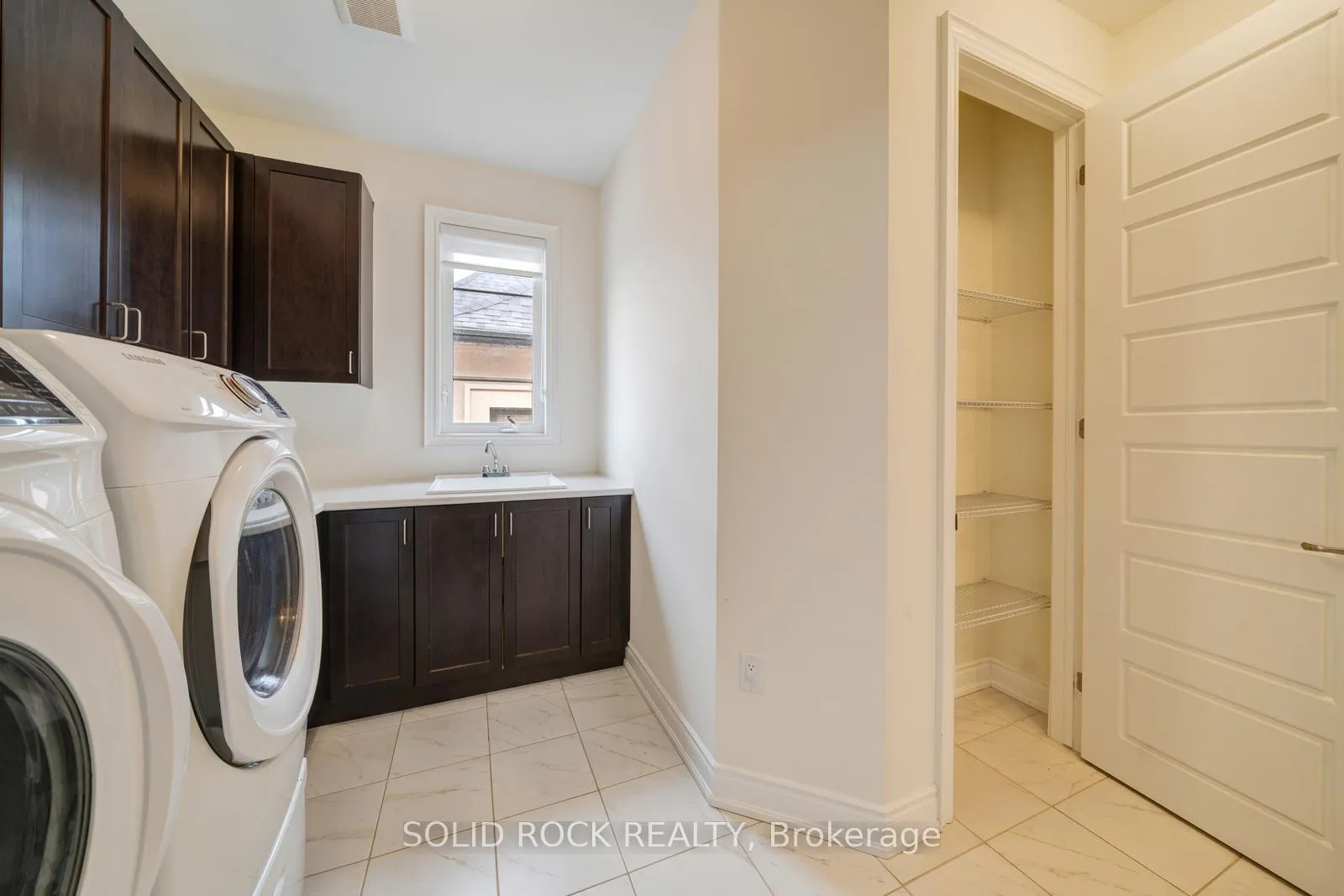 Photo 42 of 59 Luang Street, Vaughan, Kleinburg — HOMEH