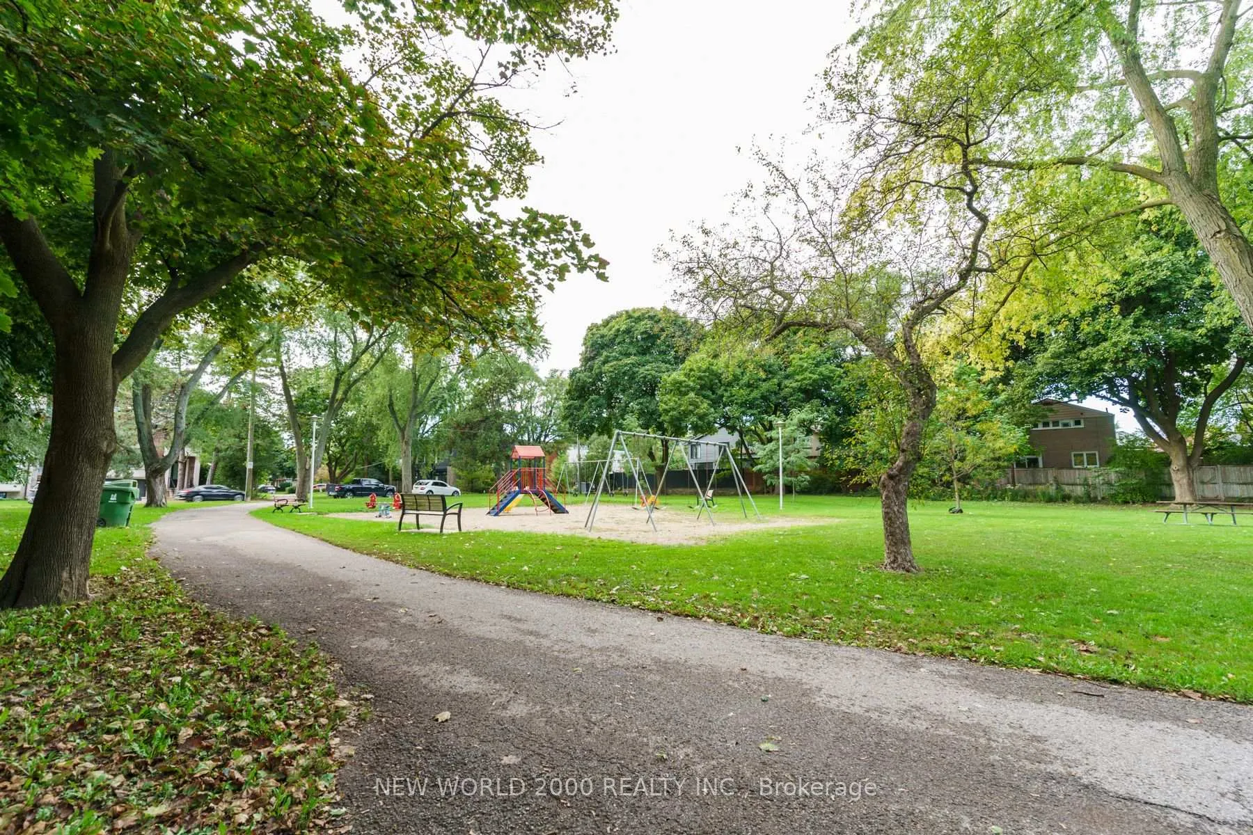 Photo 15 of Unit 401, 1220 Bayview Avenue, Toronto, Leaside — HOMEH