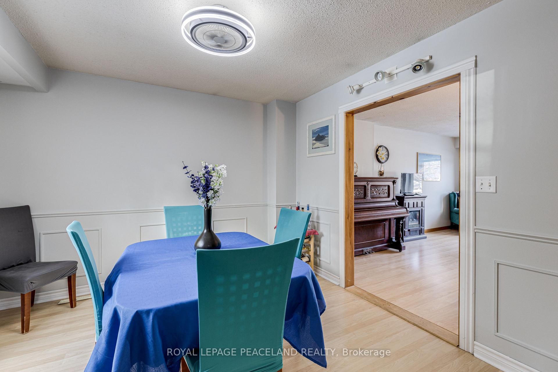 Photo 9 of 7 Sandusky Crescent, Aurora, Aurora Highlands — HOMEH
