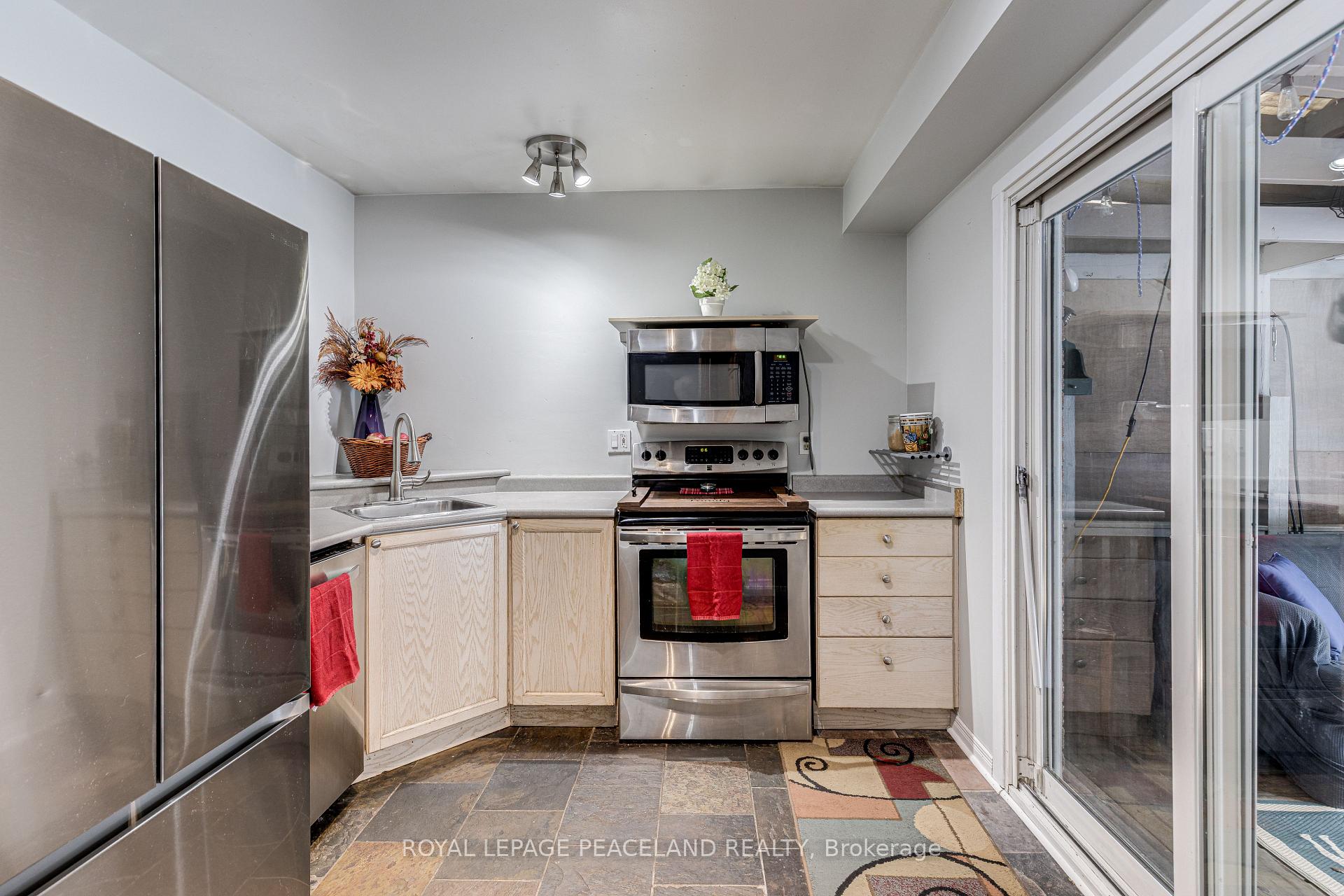 Photo 8 of 7 Sandusky Crescent, Aurora, Aurora Highlands — HOMEH