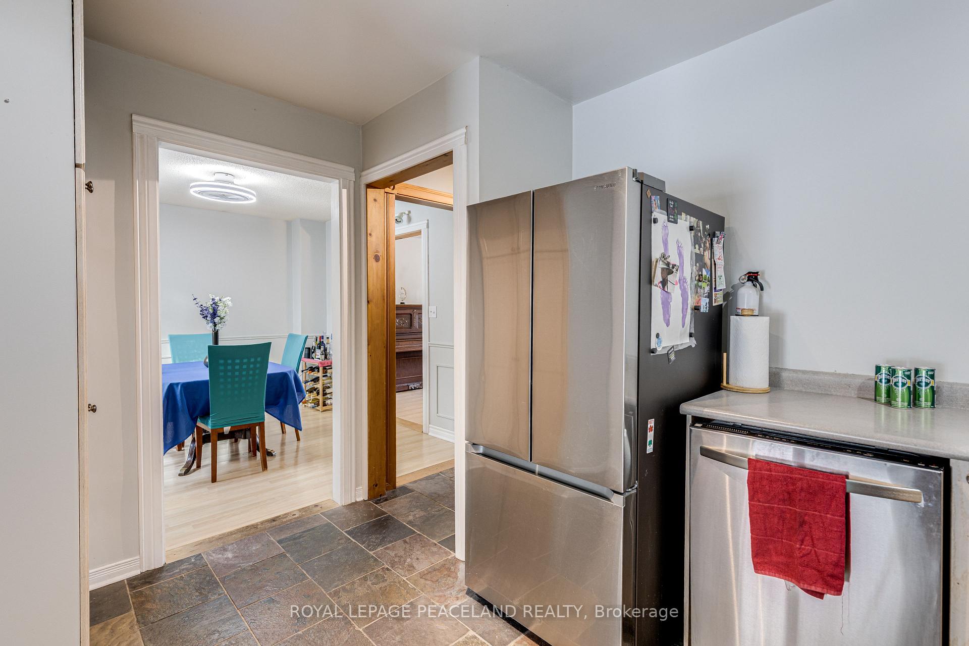 Photo 11 of 7 Sandusky Crescent, Aurora, Aurora Highlands — HOMEH