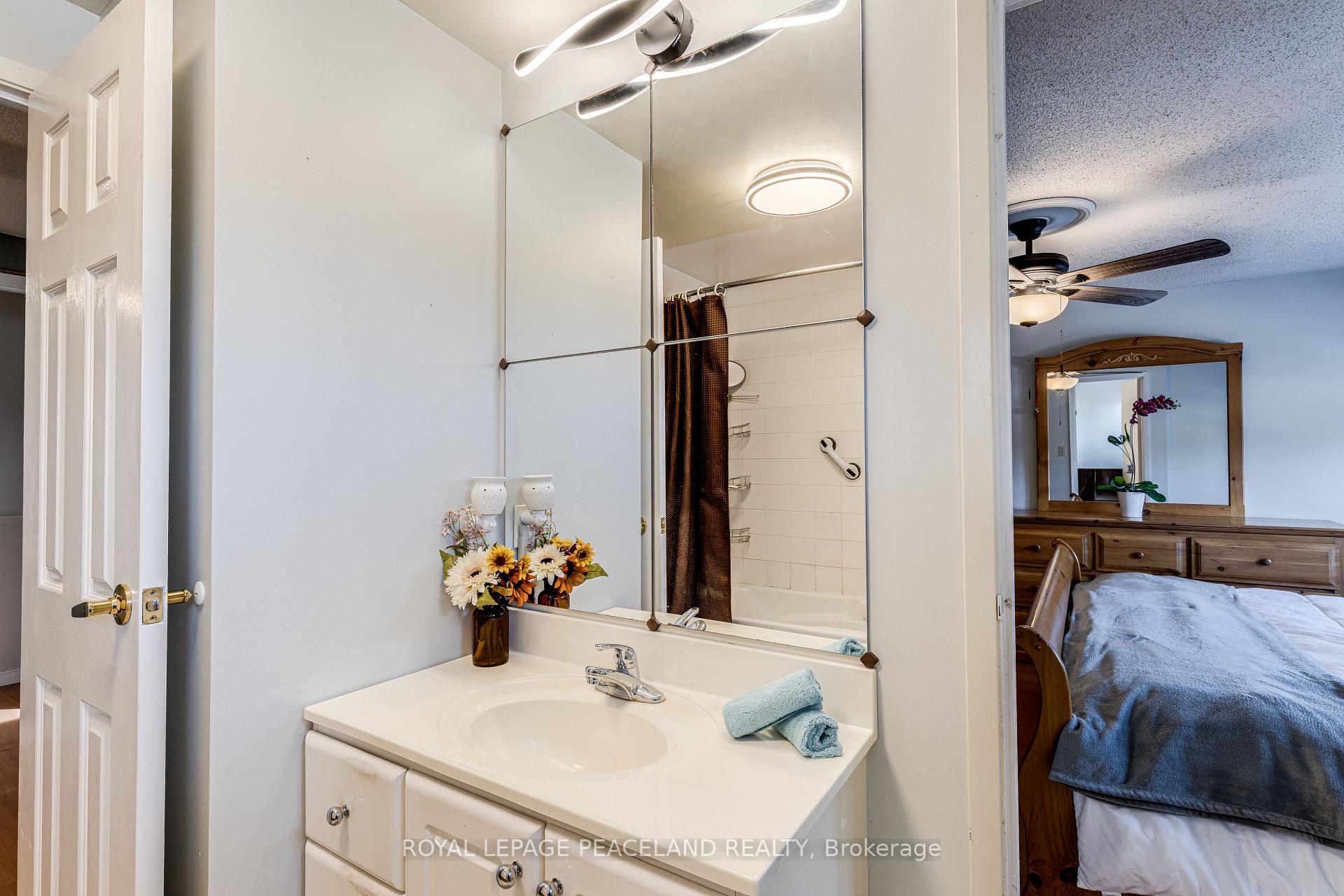 Photo 18 of 7 Sandusky Crescent, Aurora, Aurora Highlands — HOMEH