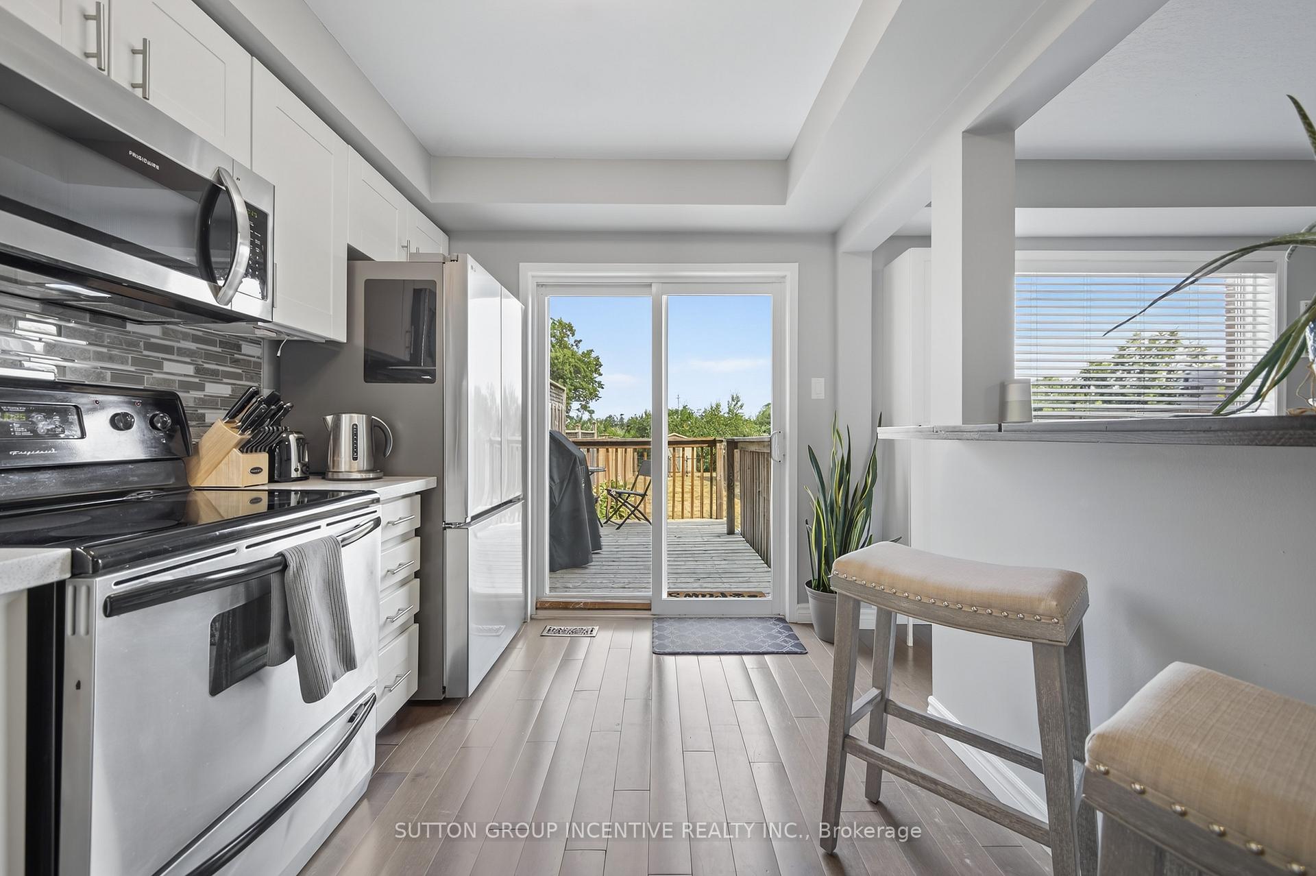 Photo 16 of 9 Sunset Place, Barrie, Holly — HOMEH