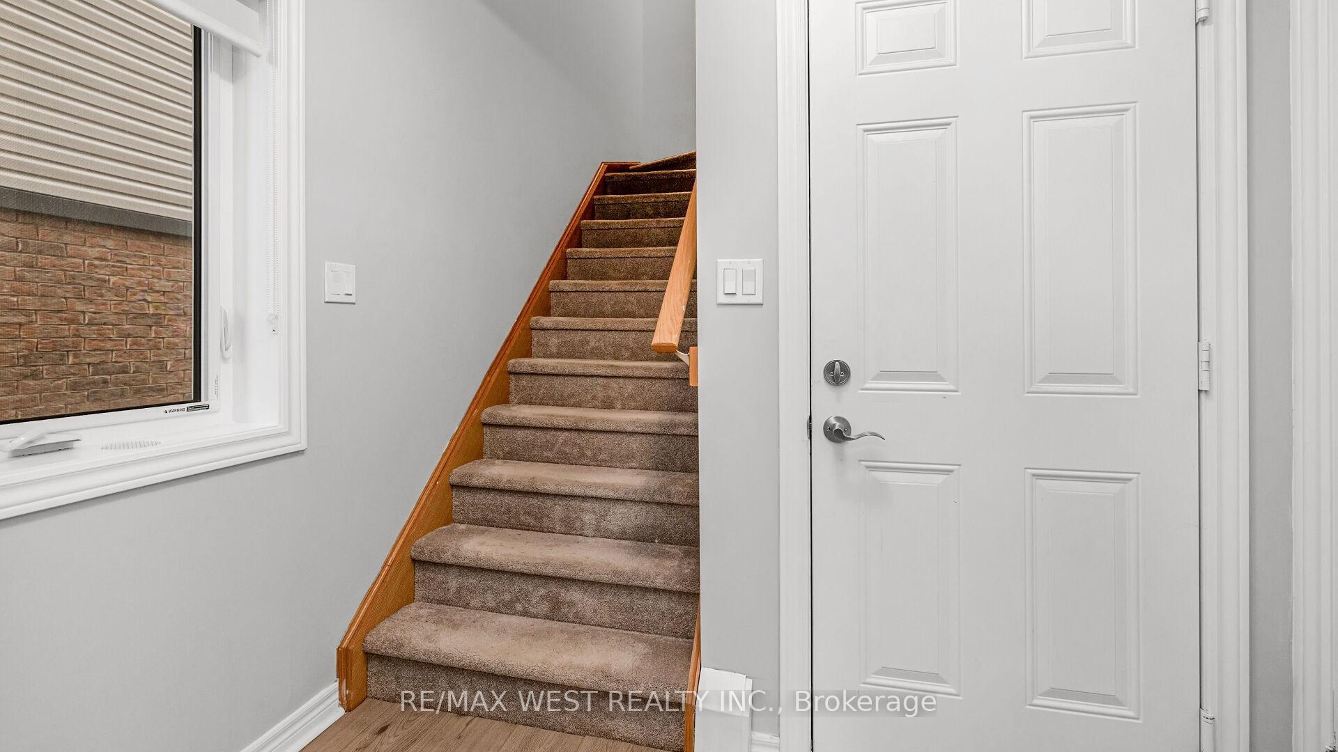 Photo 12 of 606 Linden Drive, Cambridge — HOMEH