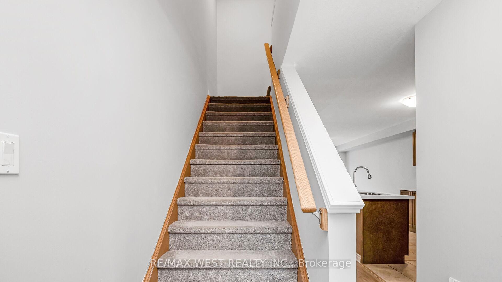 Photo 33 of 606 Linden Drive, Cambridge — HOMEH