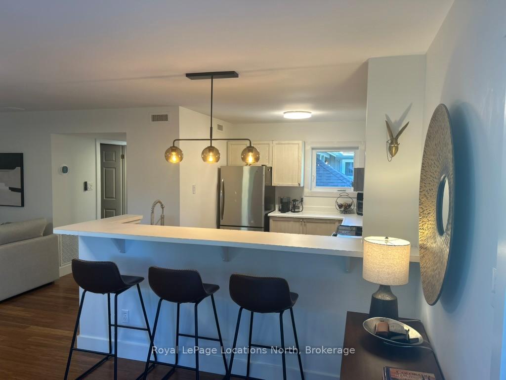 Photo 5 of 912 Cedar Pointe Court, Collingwood — HOMEH