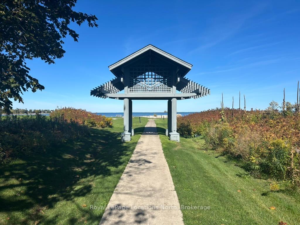 Photo 21 of 912 Cedar Pointe Court, Collingwood — HOMEH