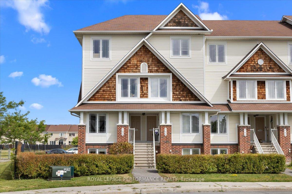 Front of 732 Lakeridge Drive