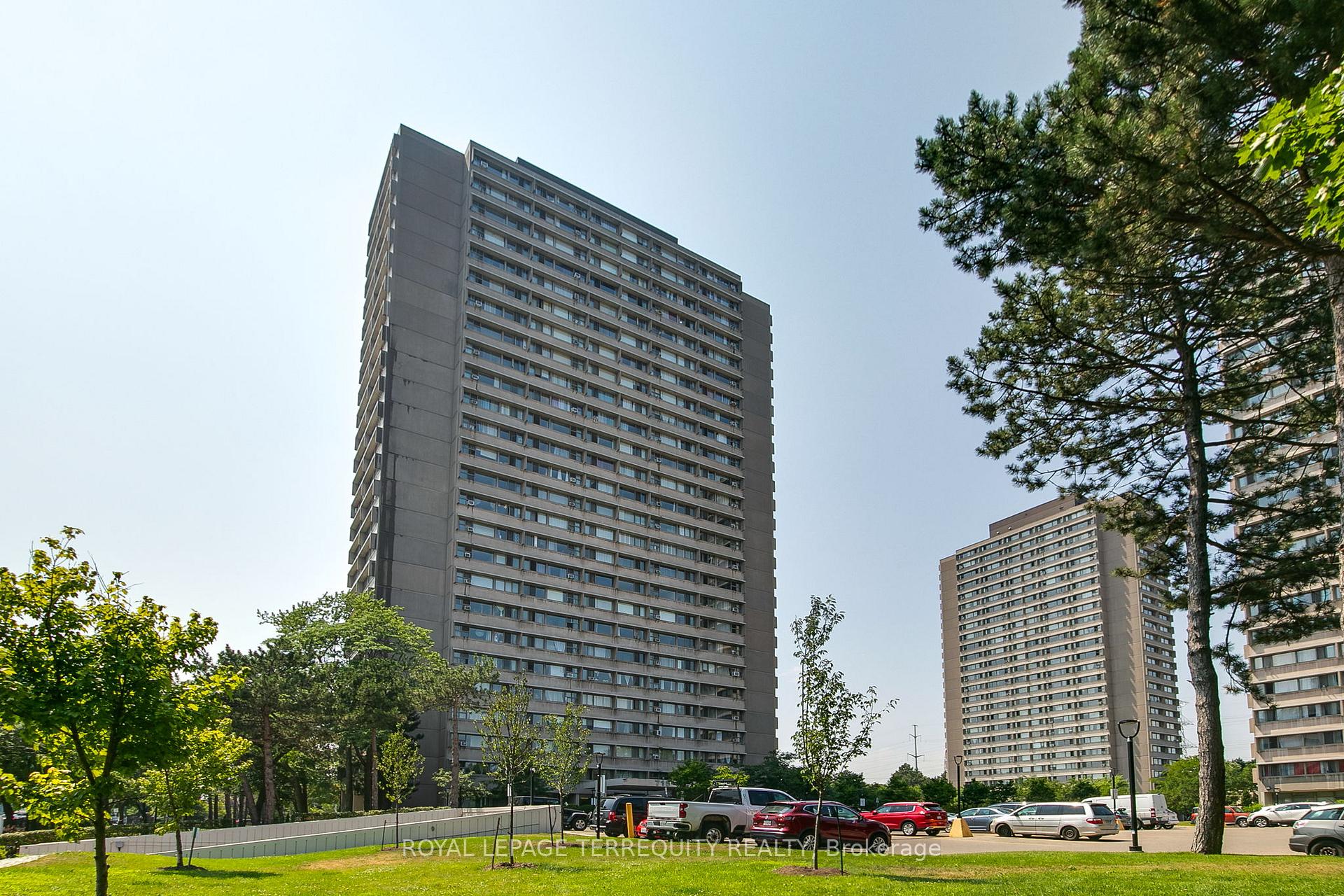 Photo 3 of Unit PH1, 715 Don Mills Road, Toronto, Flemingdon Park — HOMEH