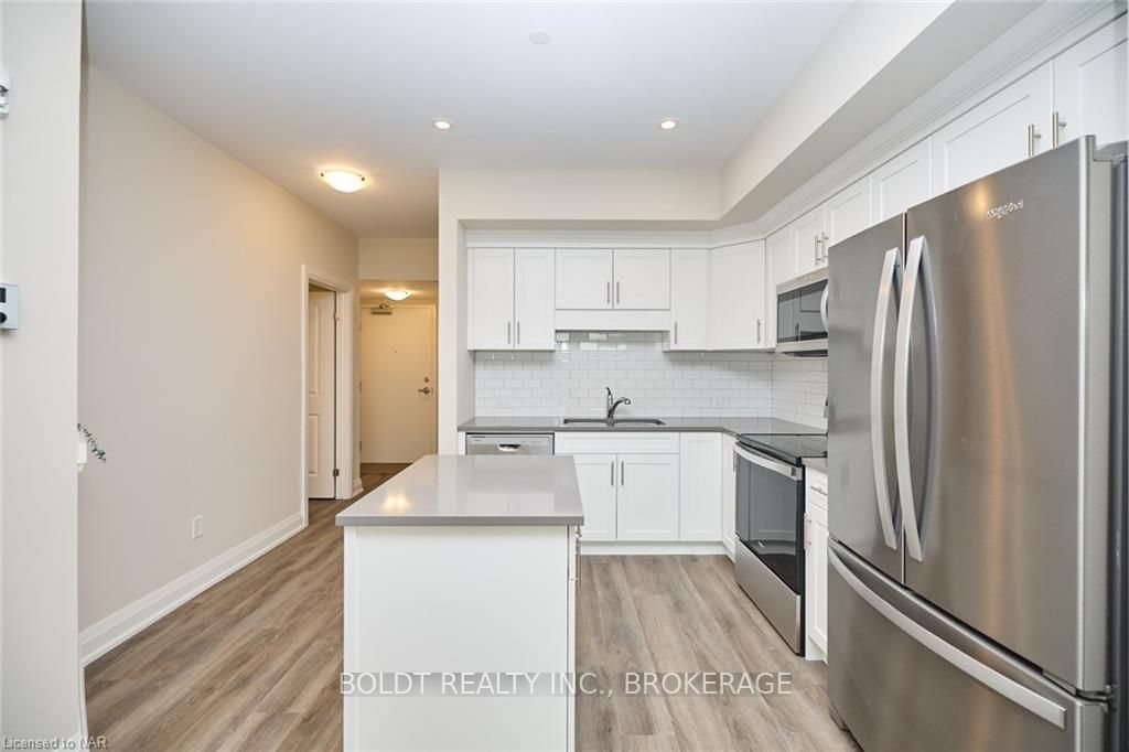 Photo 3 of Unit 208, 118 Summersides Boulevard, Pelham, Fonthill — HOMEH